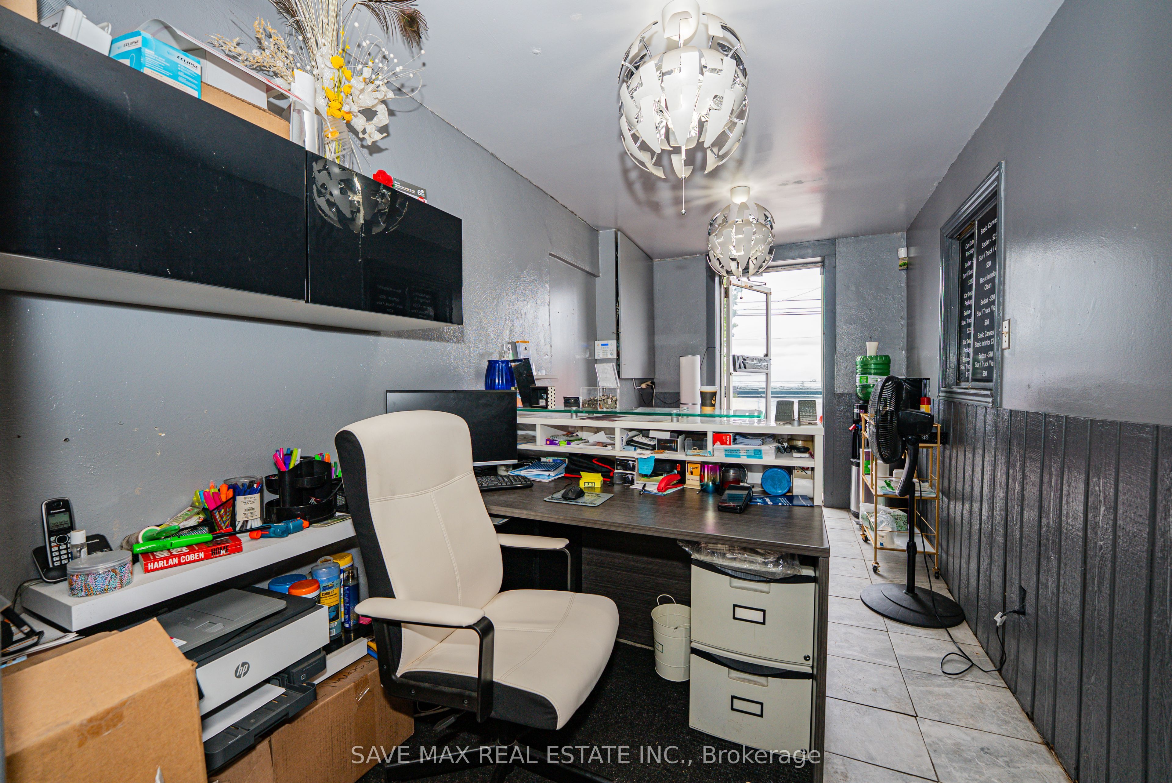 2481 Upper James Street Property Photo 6
