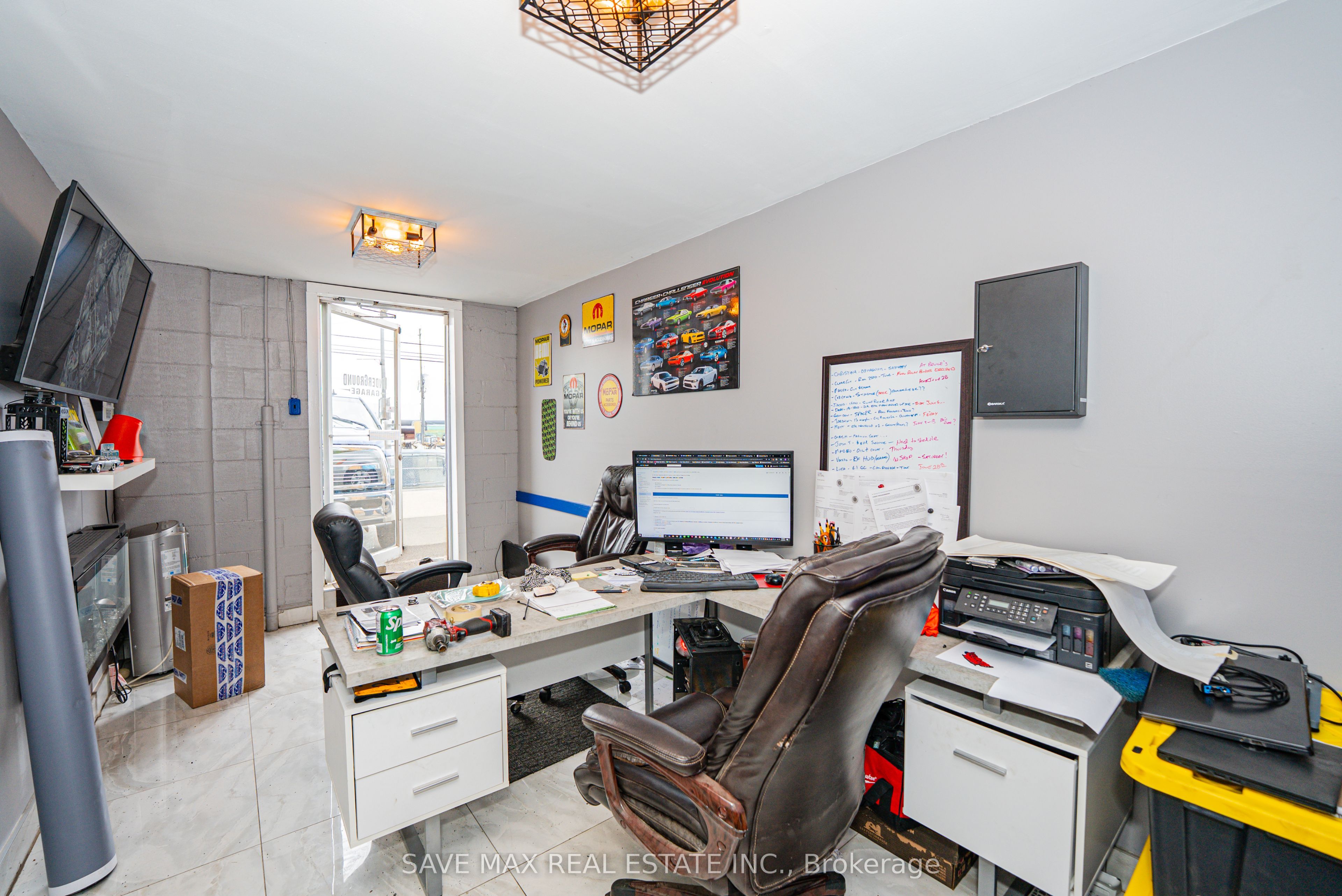 2481 Upper James Street Property Photo 15