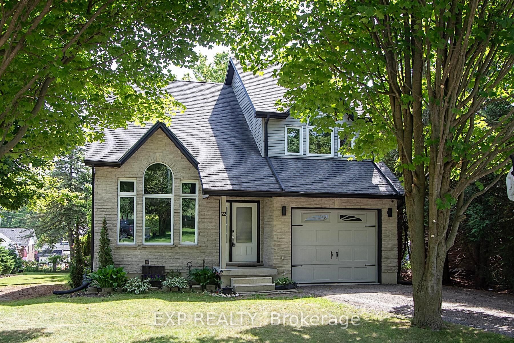 22 Oak Street Property Photo 1