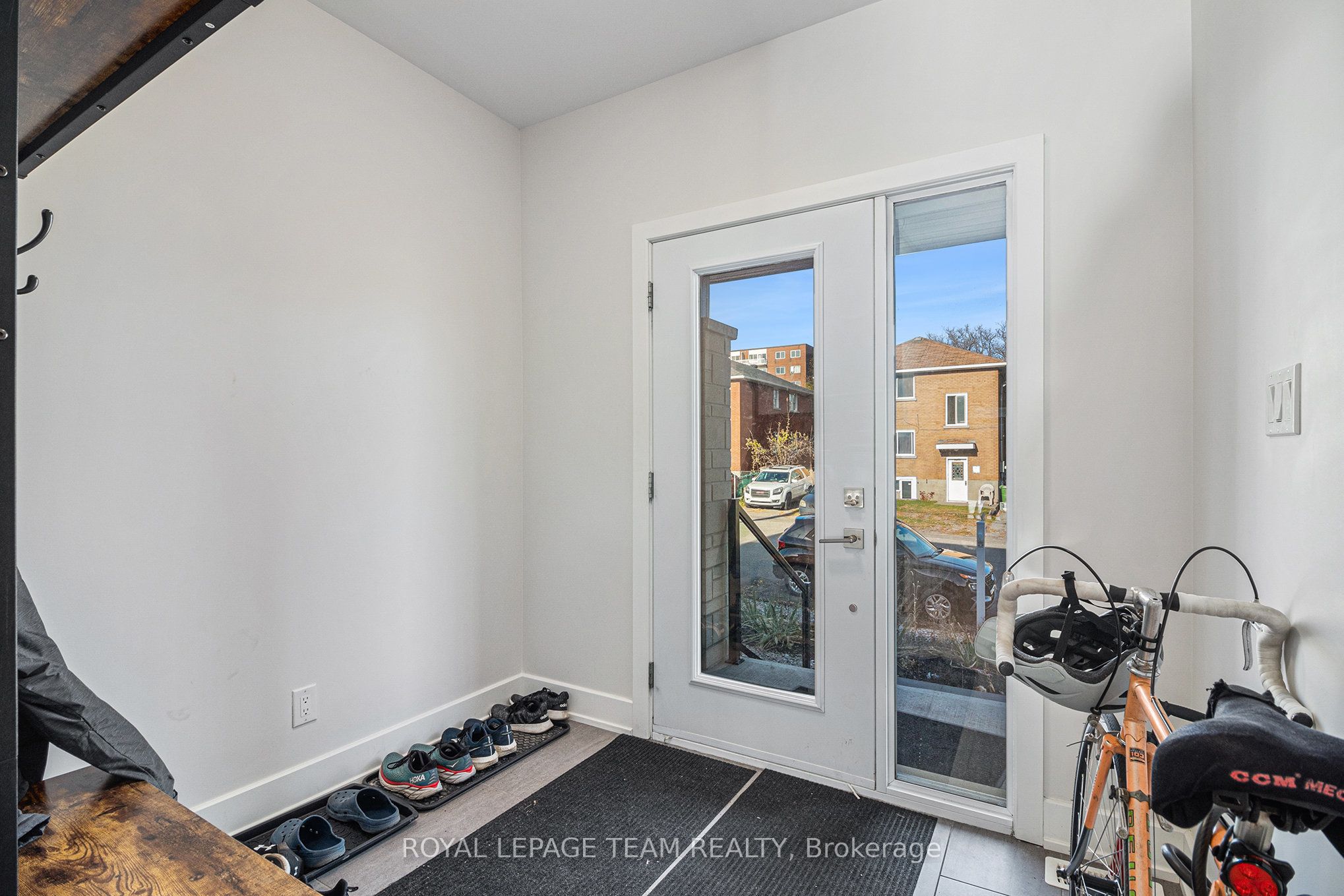 1400 Mayview Avenue Property Photo 4