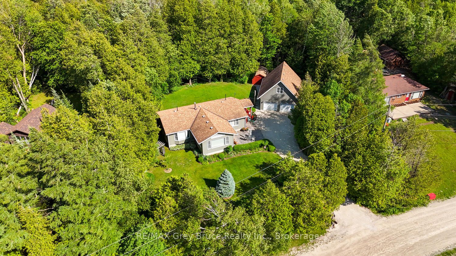 186 Hope Bay Road Property Photo 2