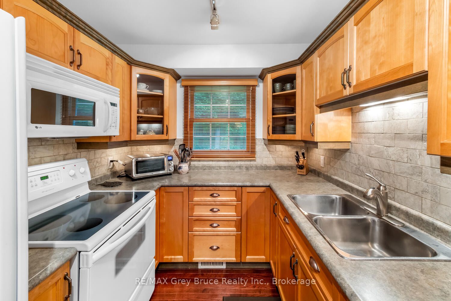 186 Hope Bay Road Property Photo 14