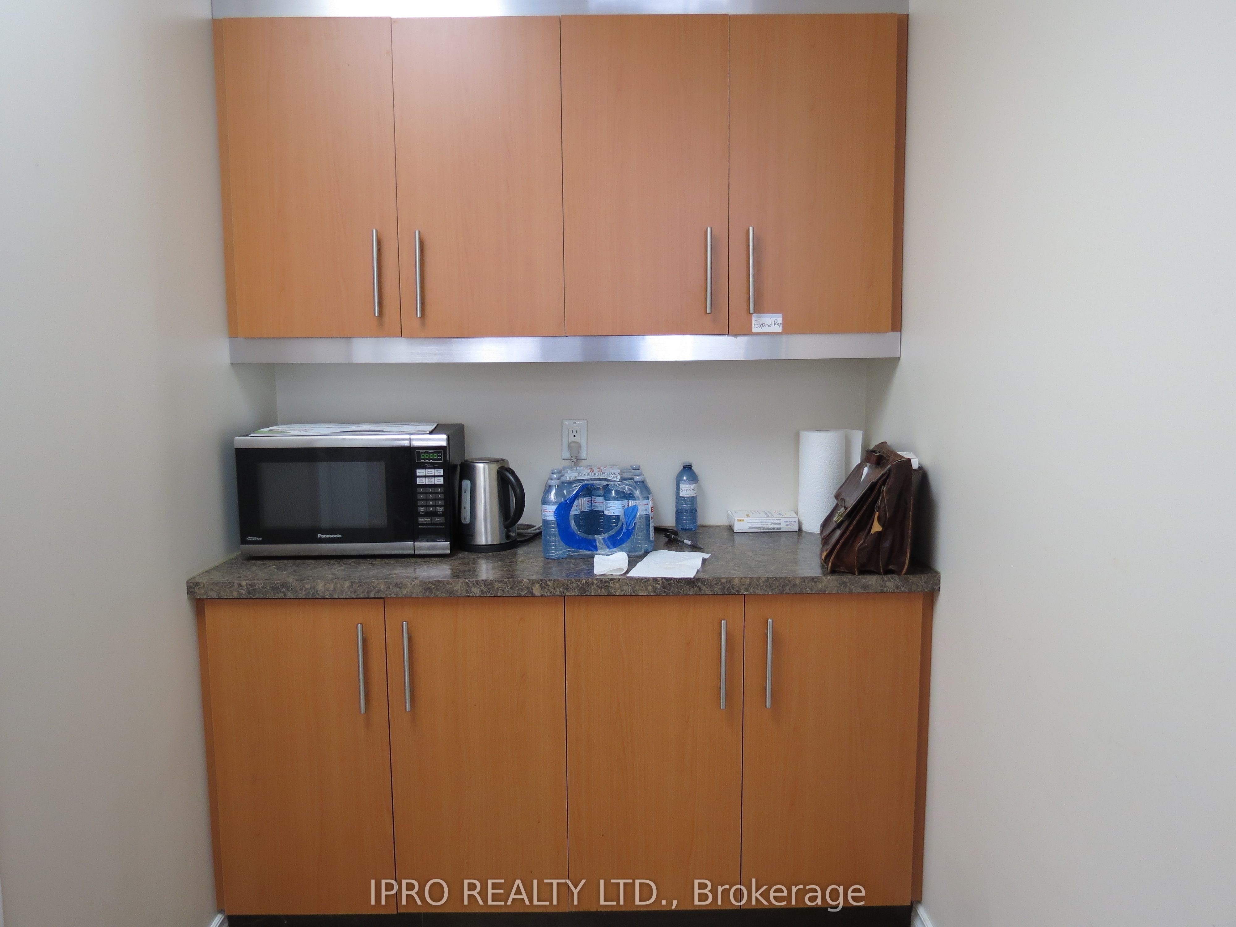 1221 Limeridge Road E Property Photo 6