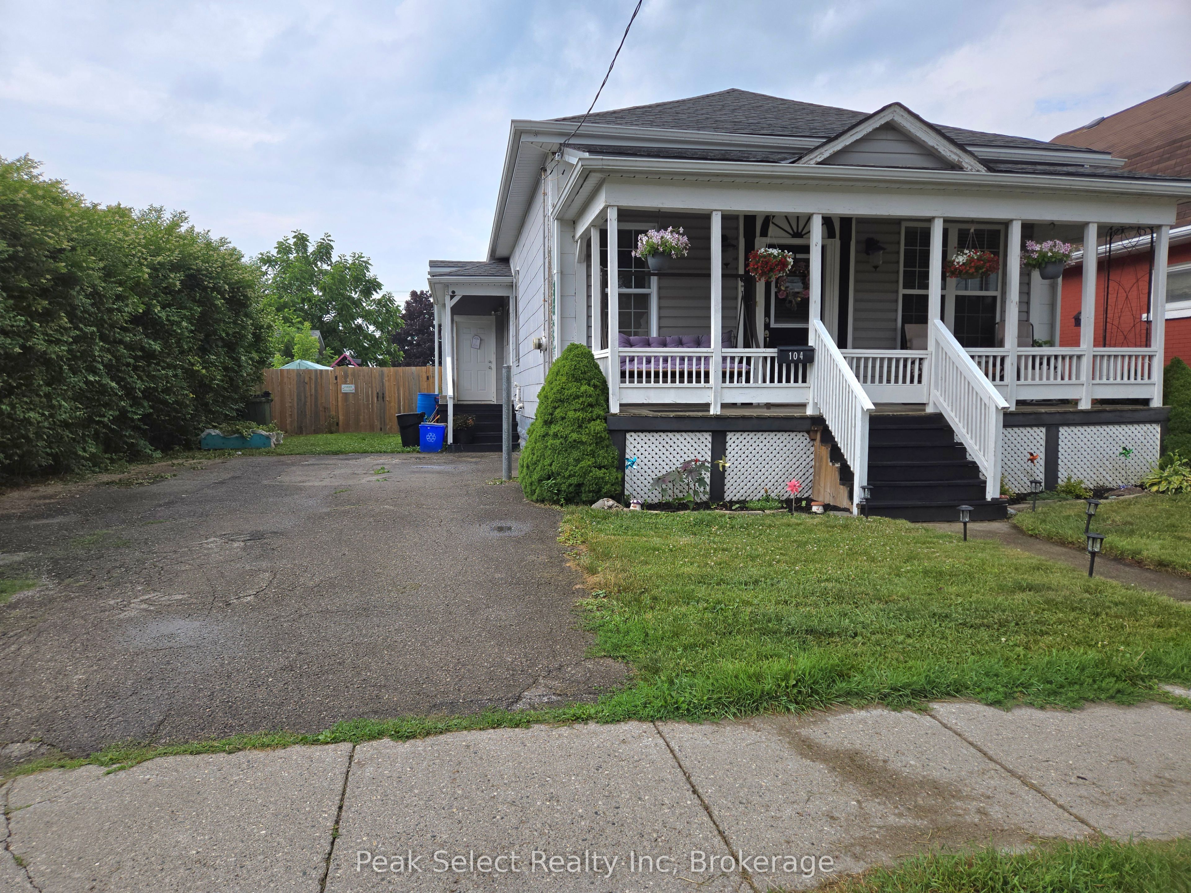 104 Erie Street Property Photo 2