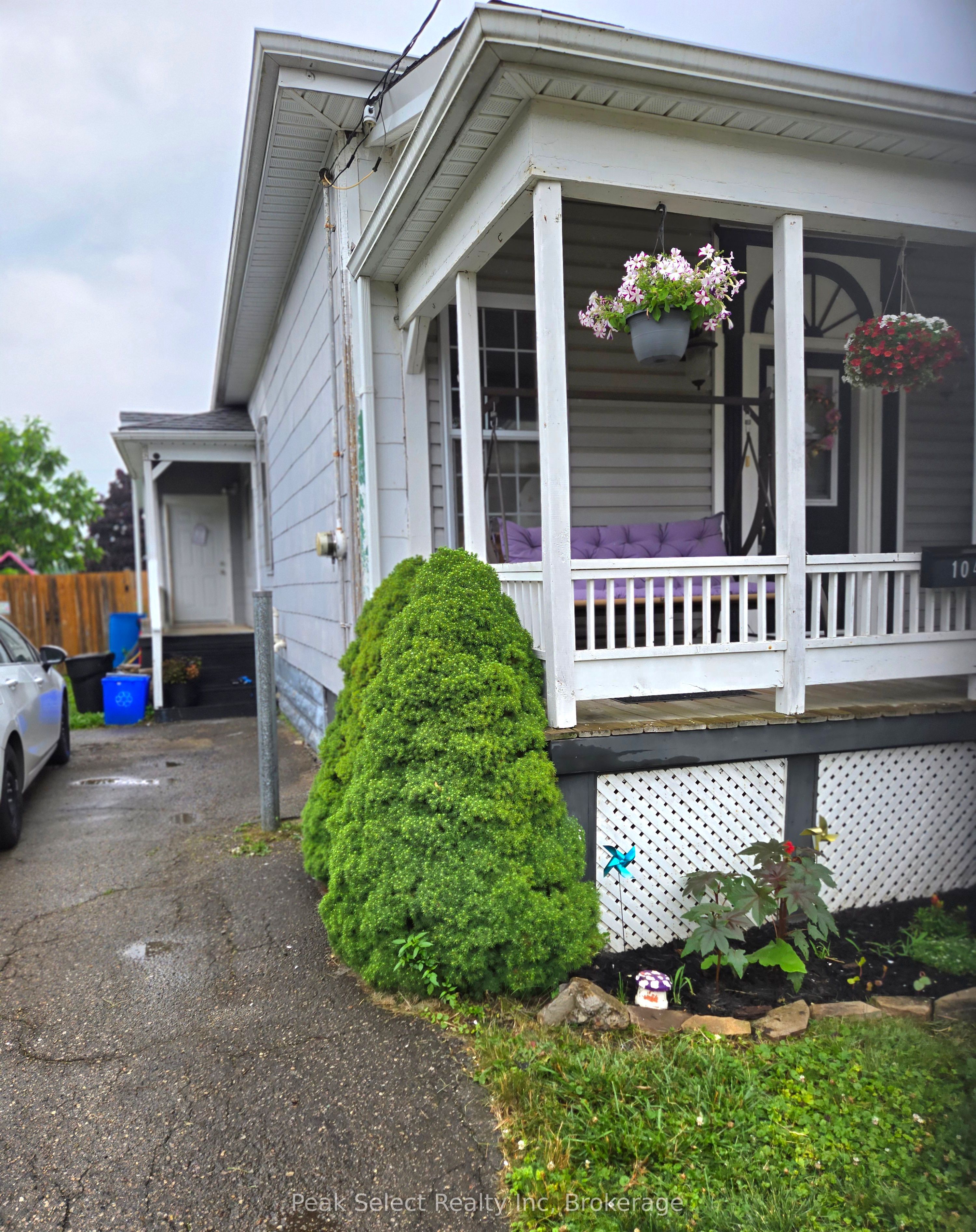 104 Erie Street Property Photo 8