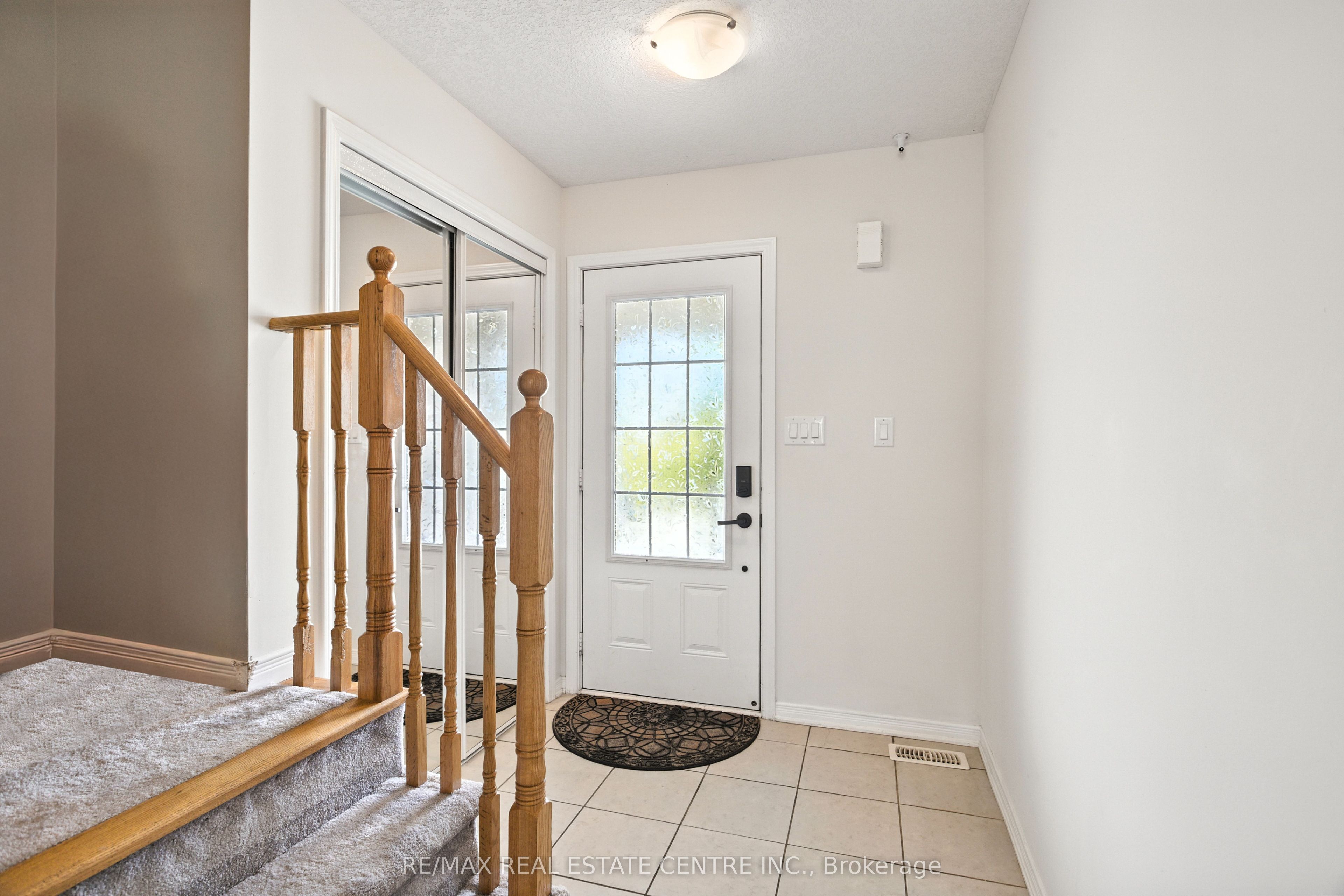 85 Thompson Road Property Photo 5