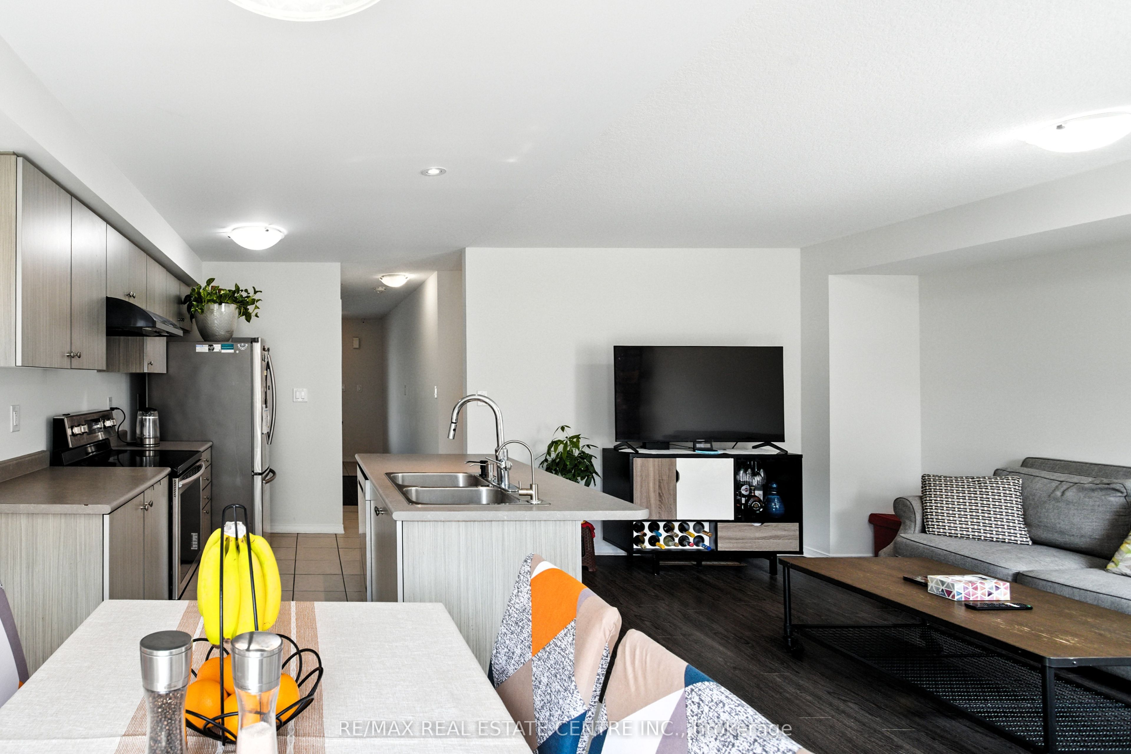 85 Thompson Road Property Photo 9