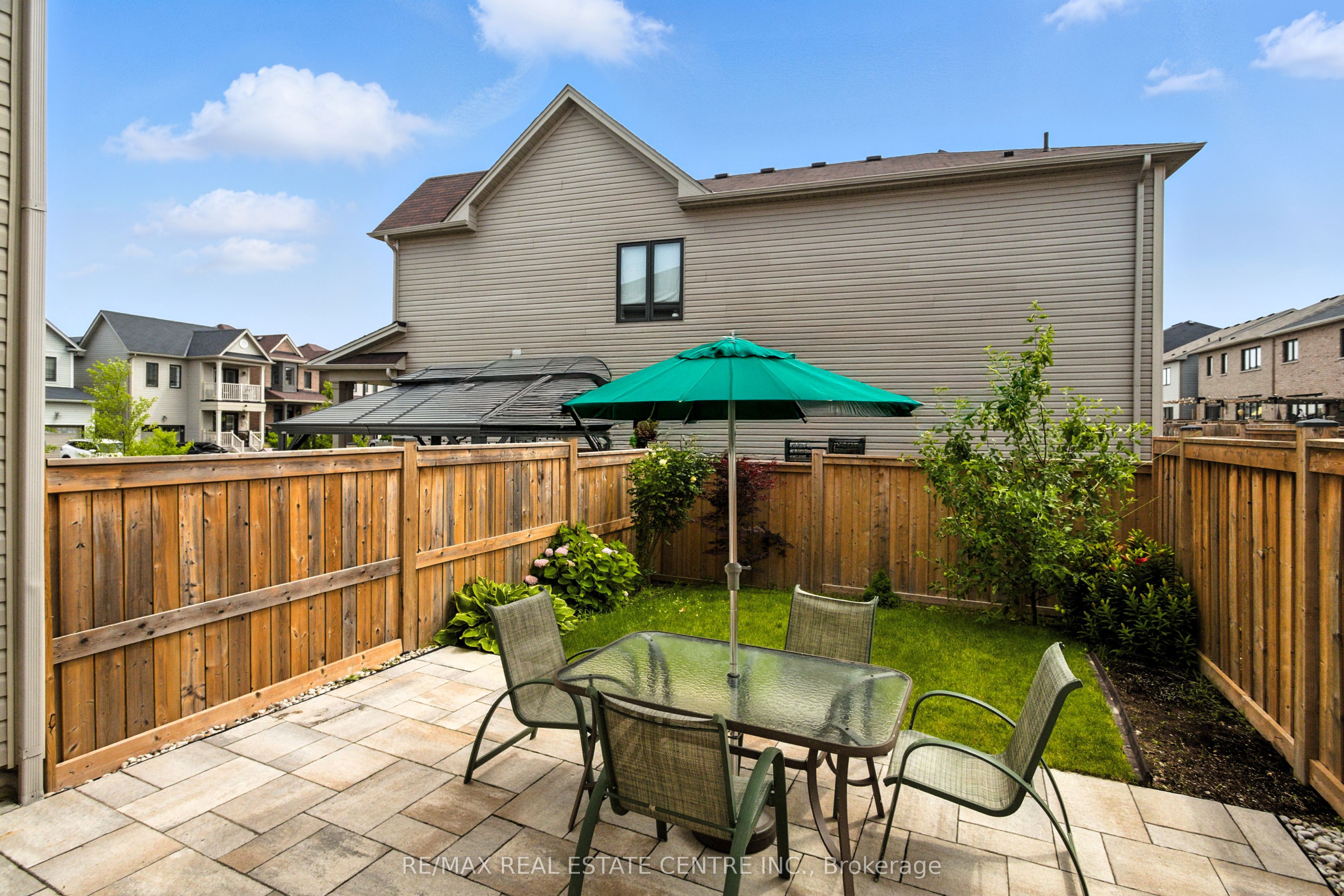 85 Thompson Road Property Photo 11