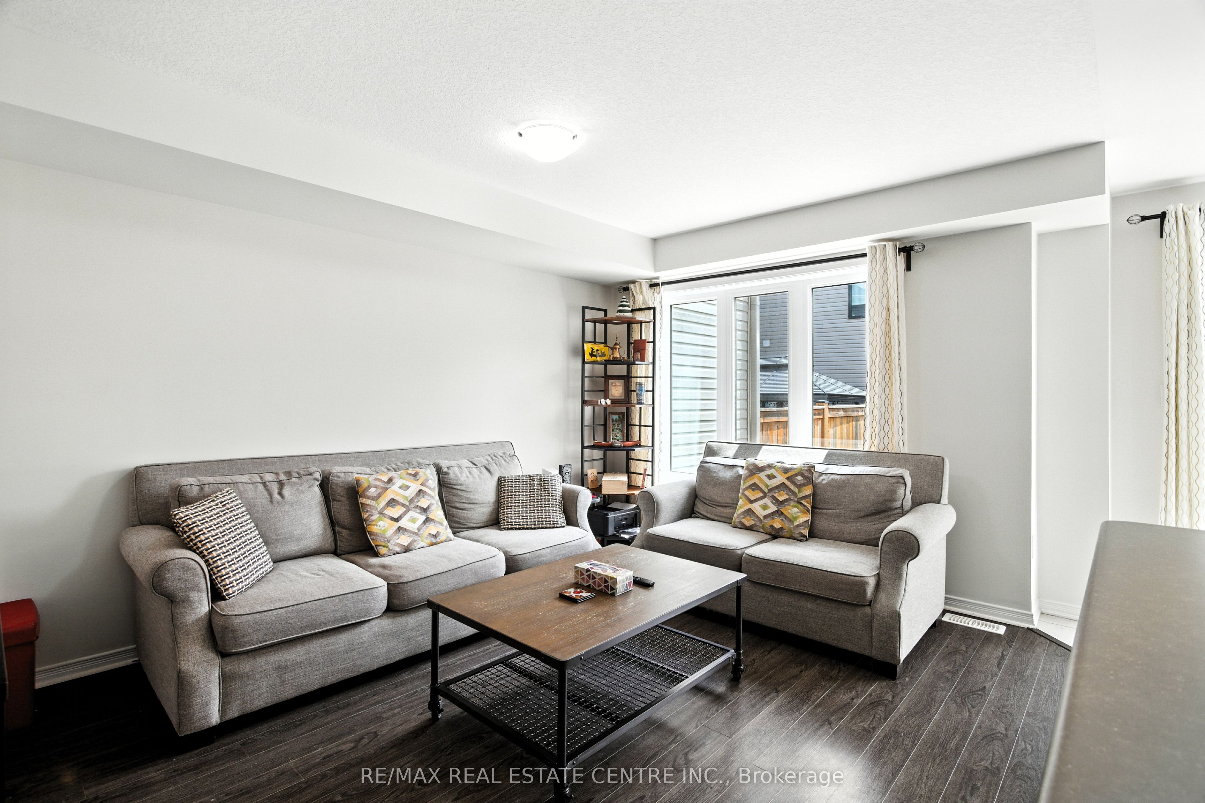 85 Thompson Road Property Photo 13