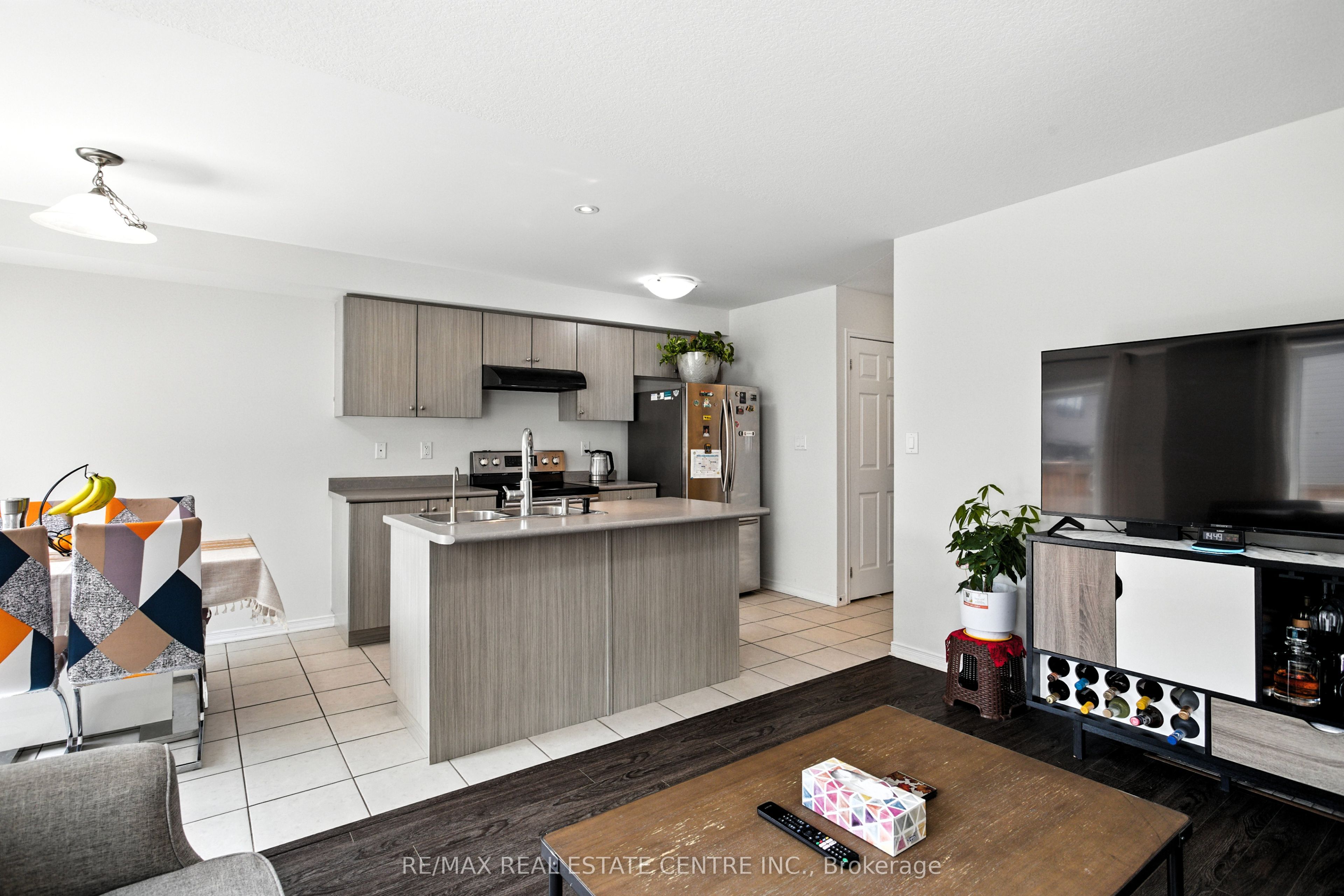 85 Thompson Road Property Photo 15