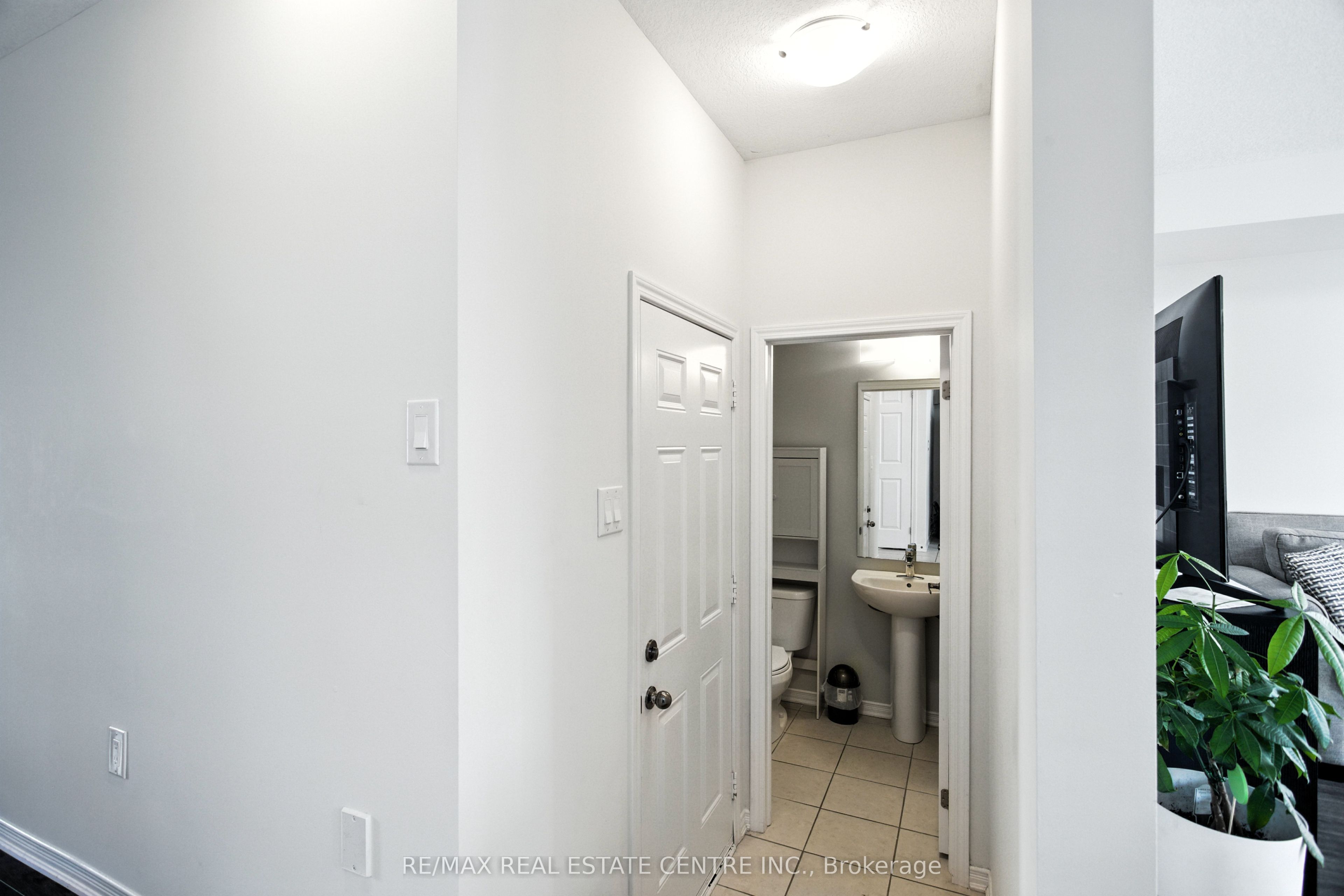 85 Thompson Road Property Photo 16