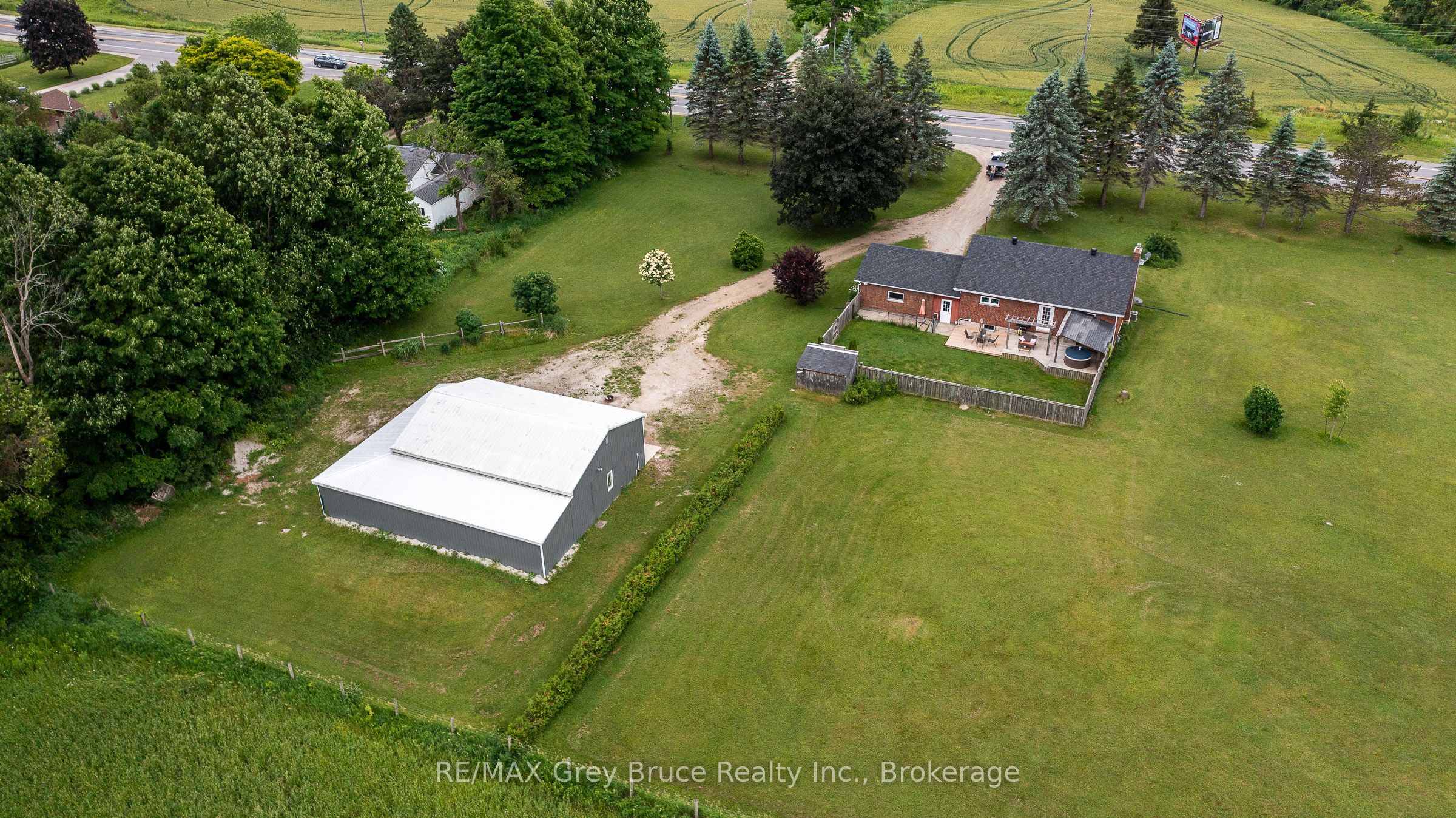 718449 6 Highway Property Photo 2