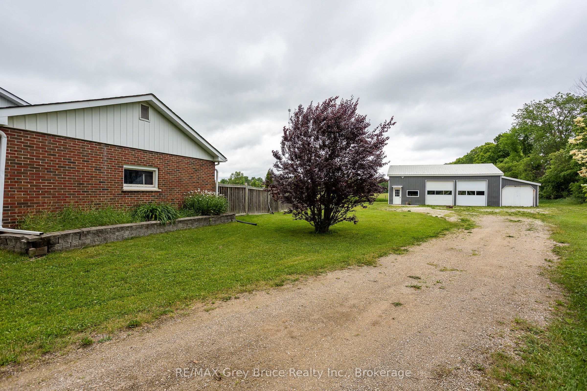 718449 6 Highway Property Photo 5
