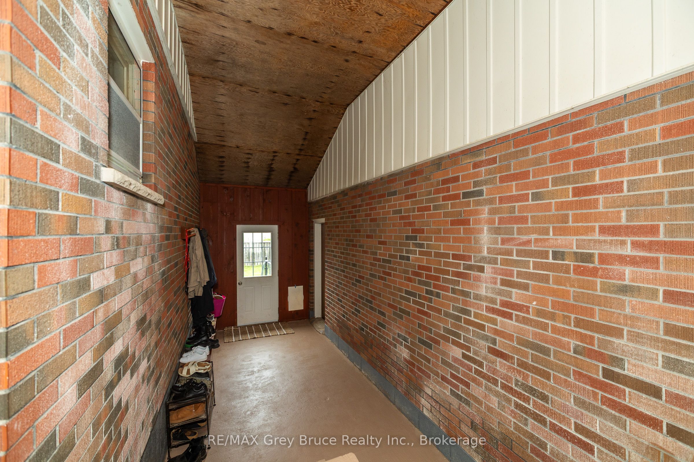 718449 6 Highway Property Photo 11