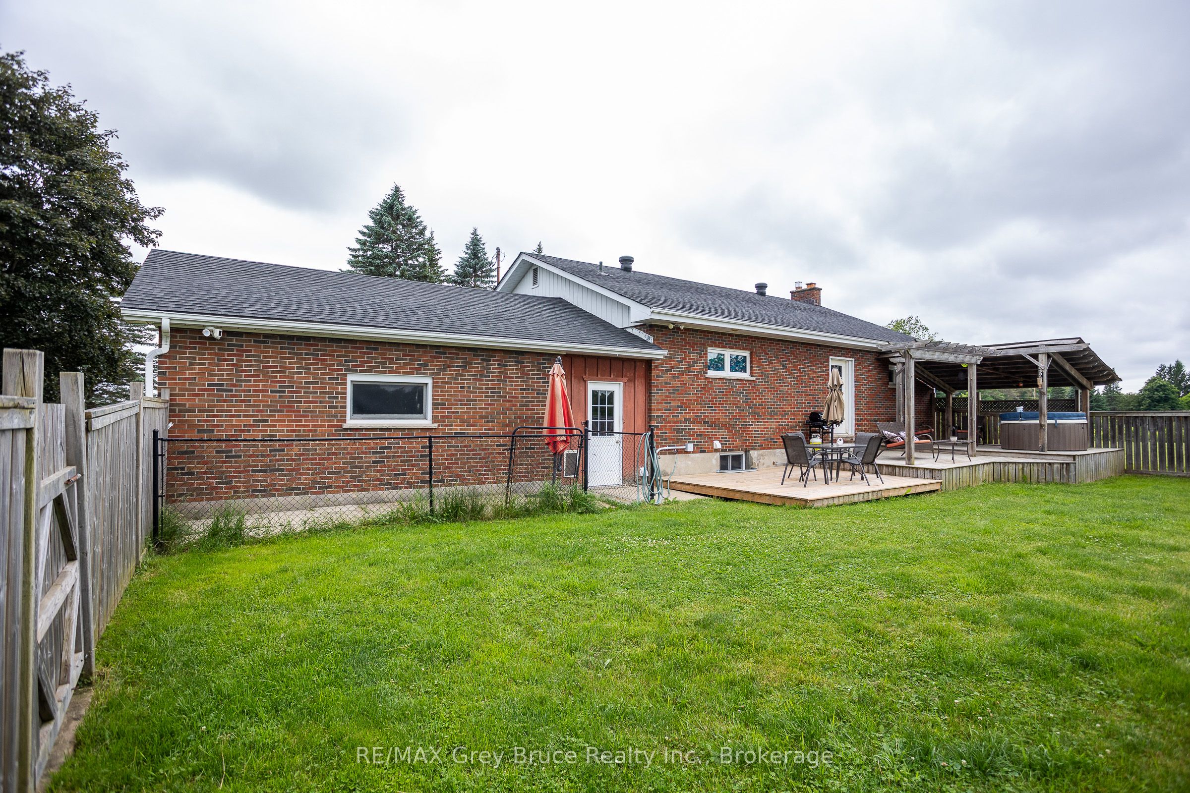 718449 6 Highway Property Photo 39