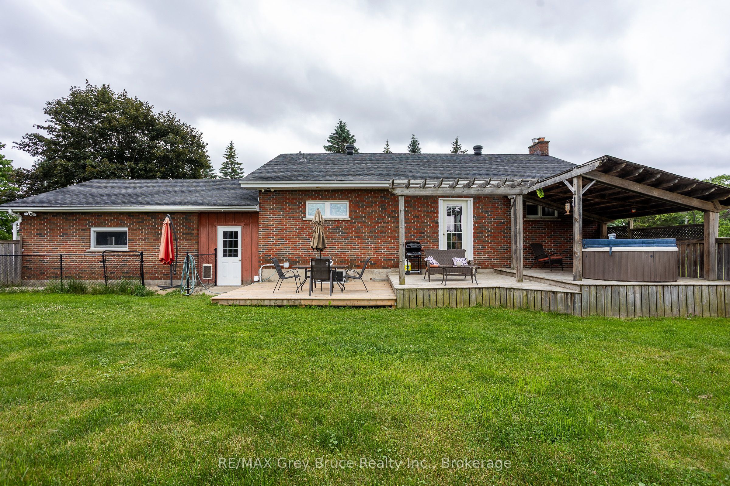 718449 6 Highway Property Photo 42