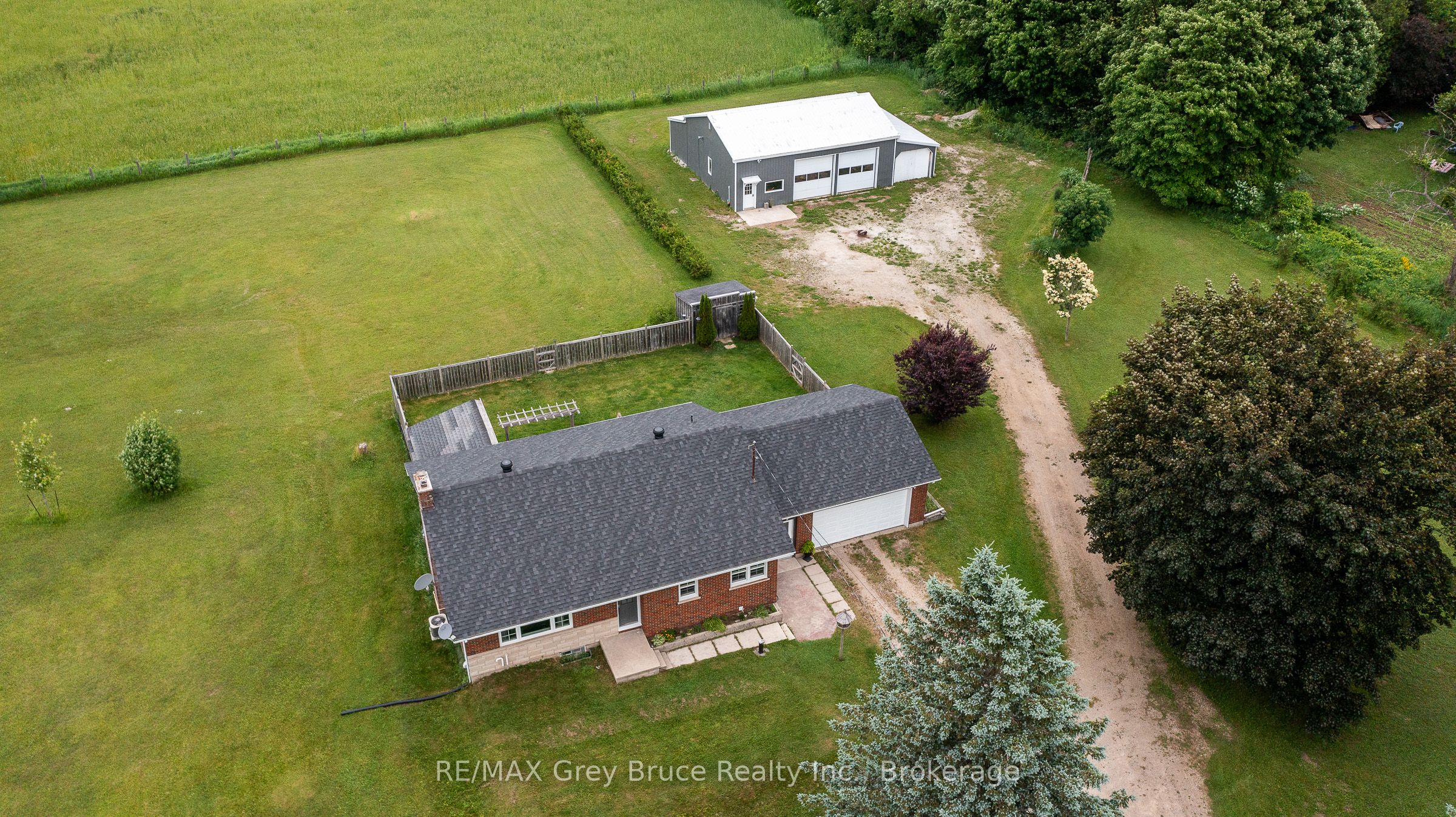 718449 6 Highway Property Photo 44