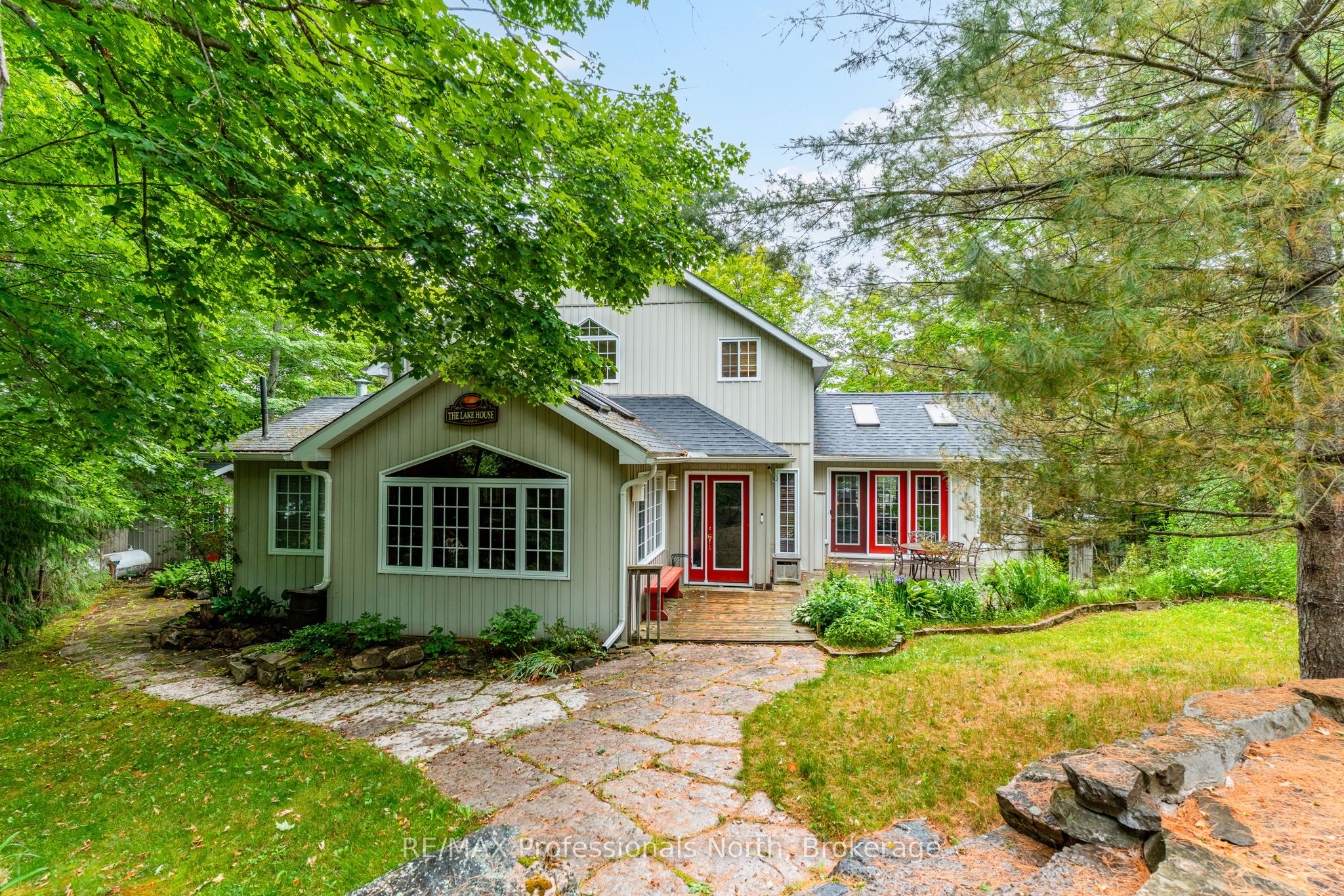 1863 Buxton Road Property Photo 1