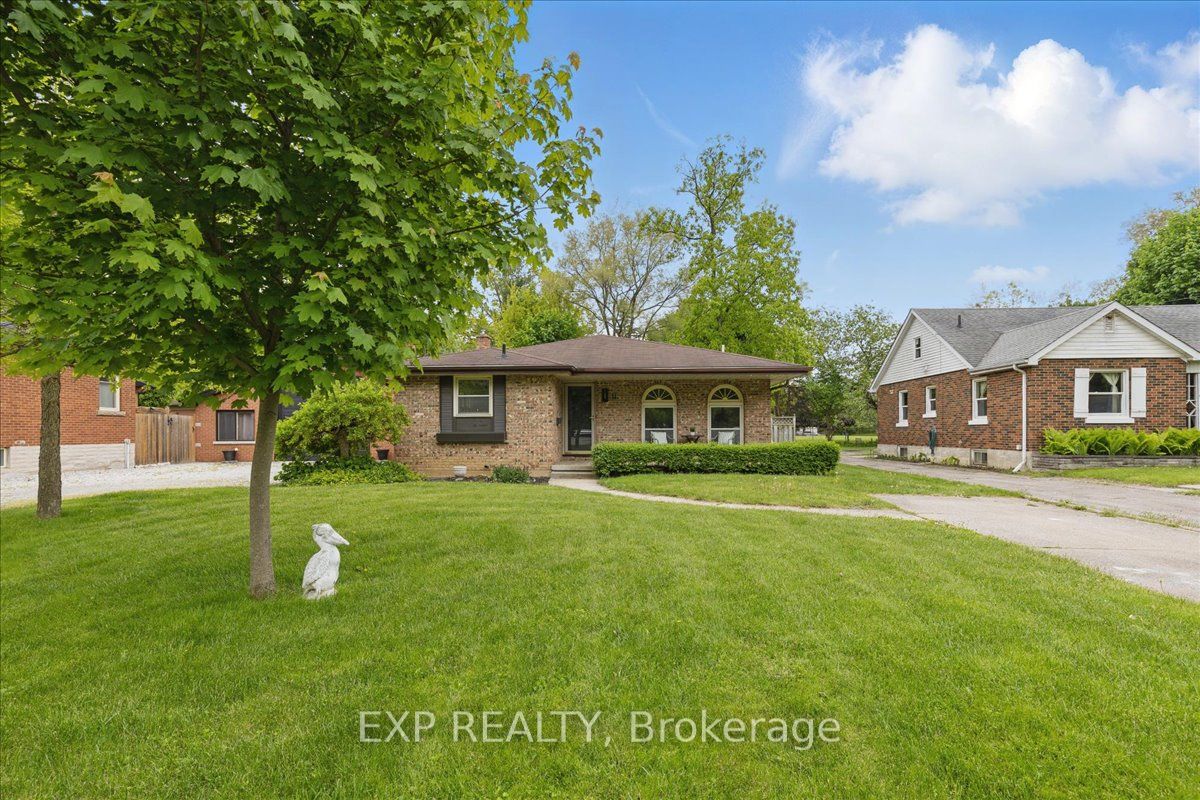 11 Glenwood Drive Property Photo 1