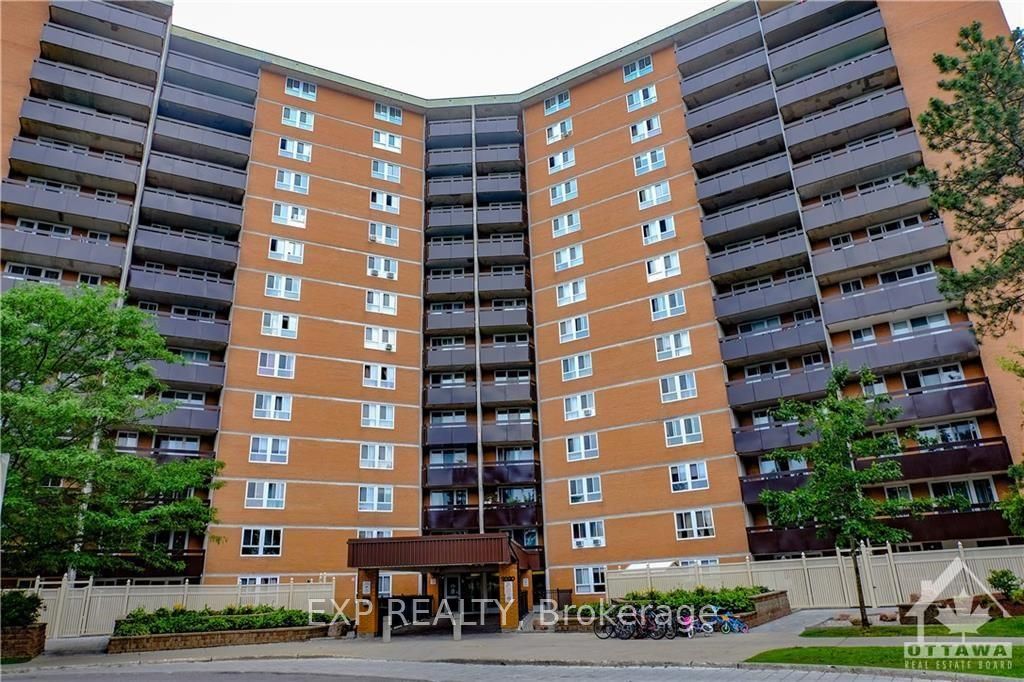 #810 - 2020 Jasmine Crescent Property Photo