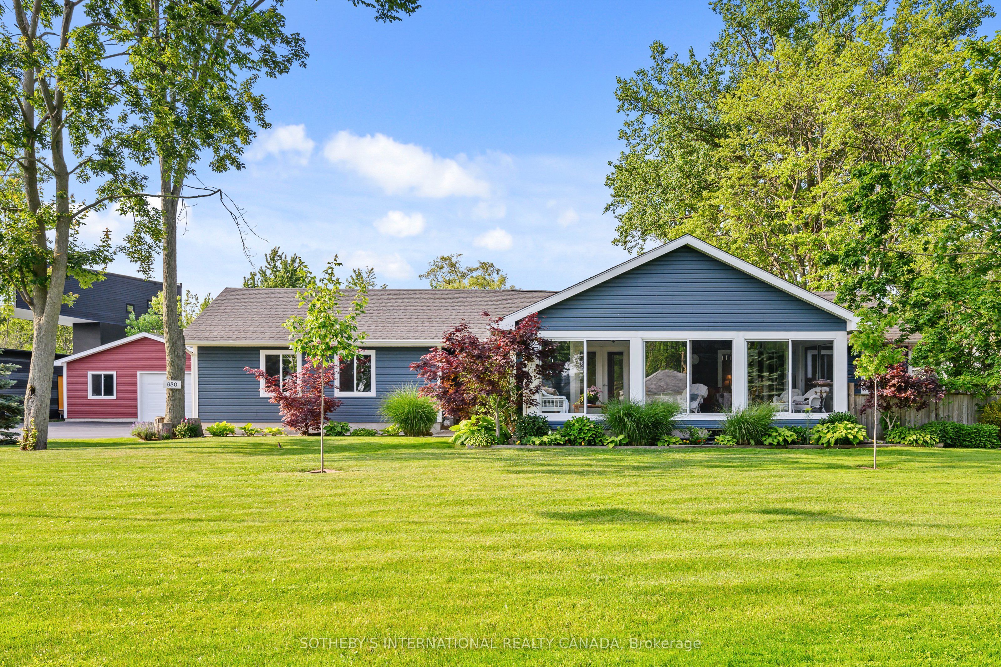 880 Edgemere Road Property Photo 1