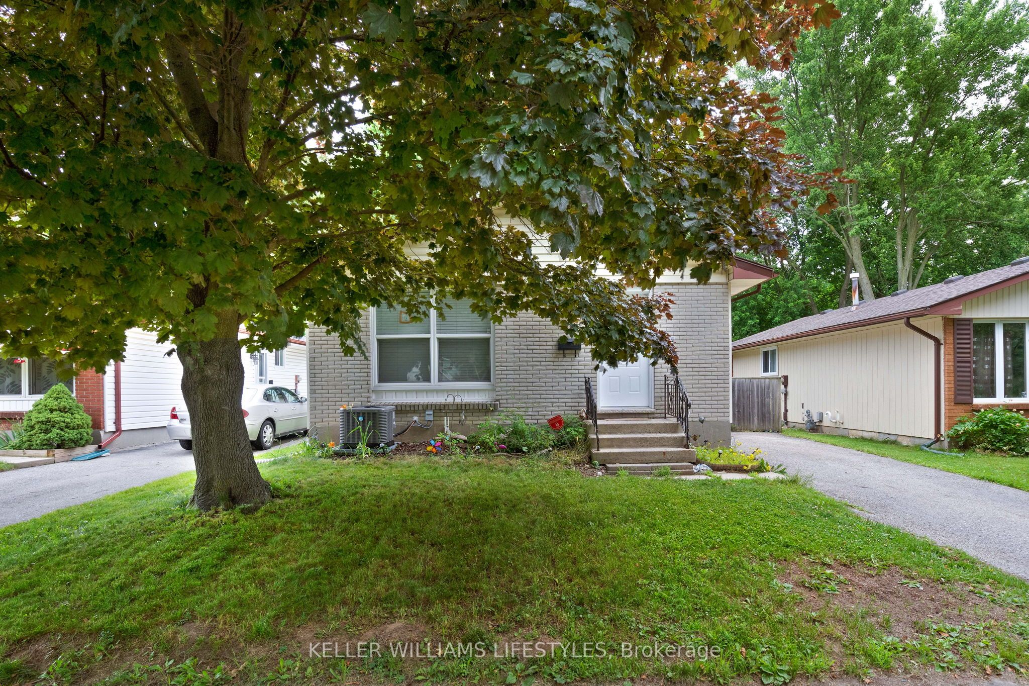 56 Stroud Crescent Property Photo 1