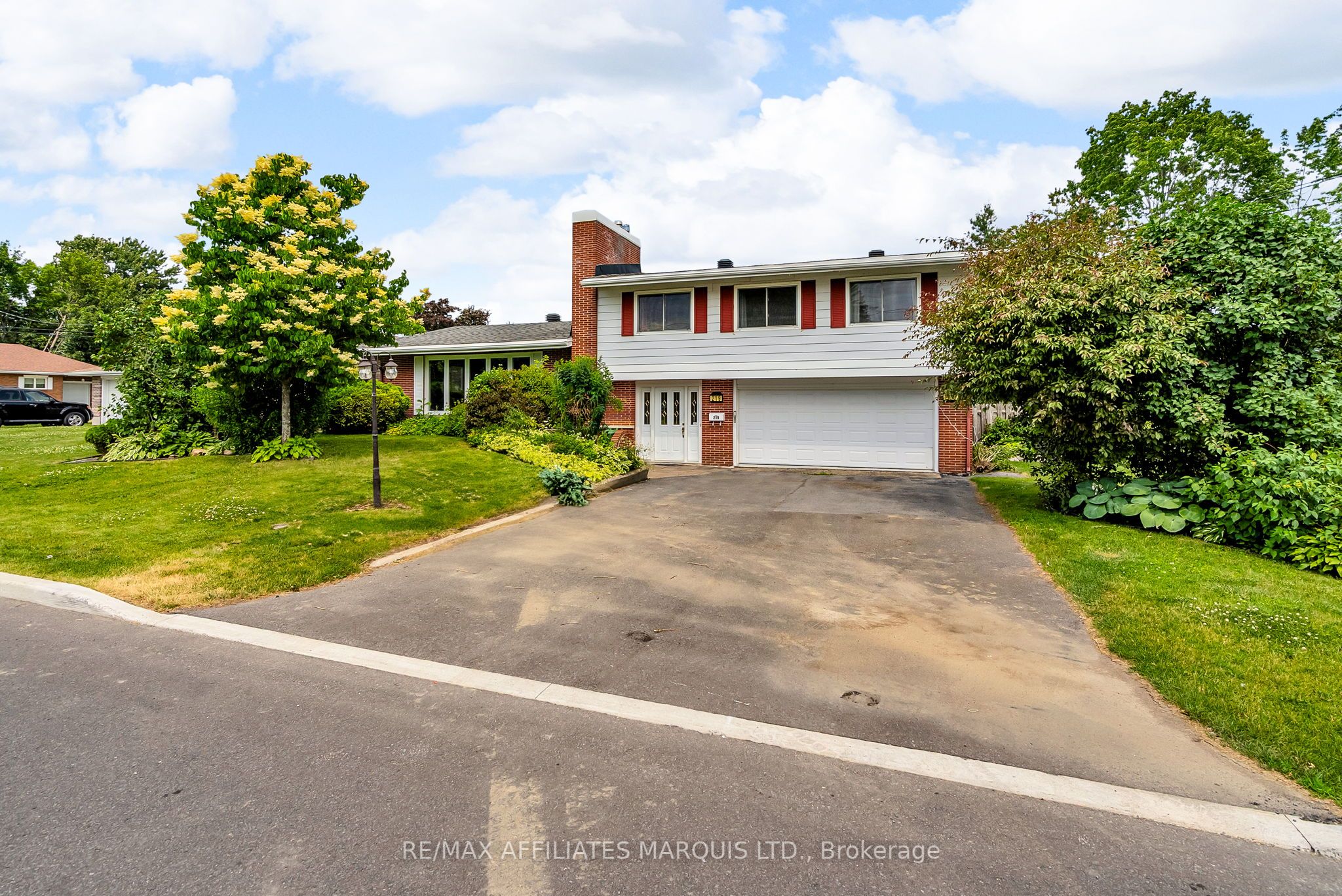 219 Pescod Avenue Property Photo 1