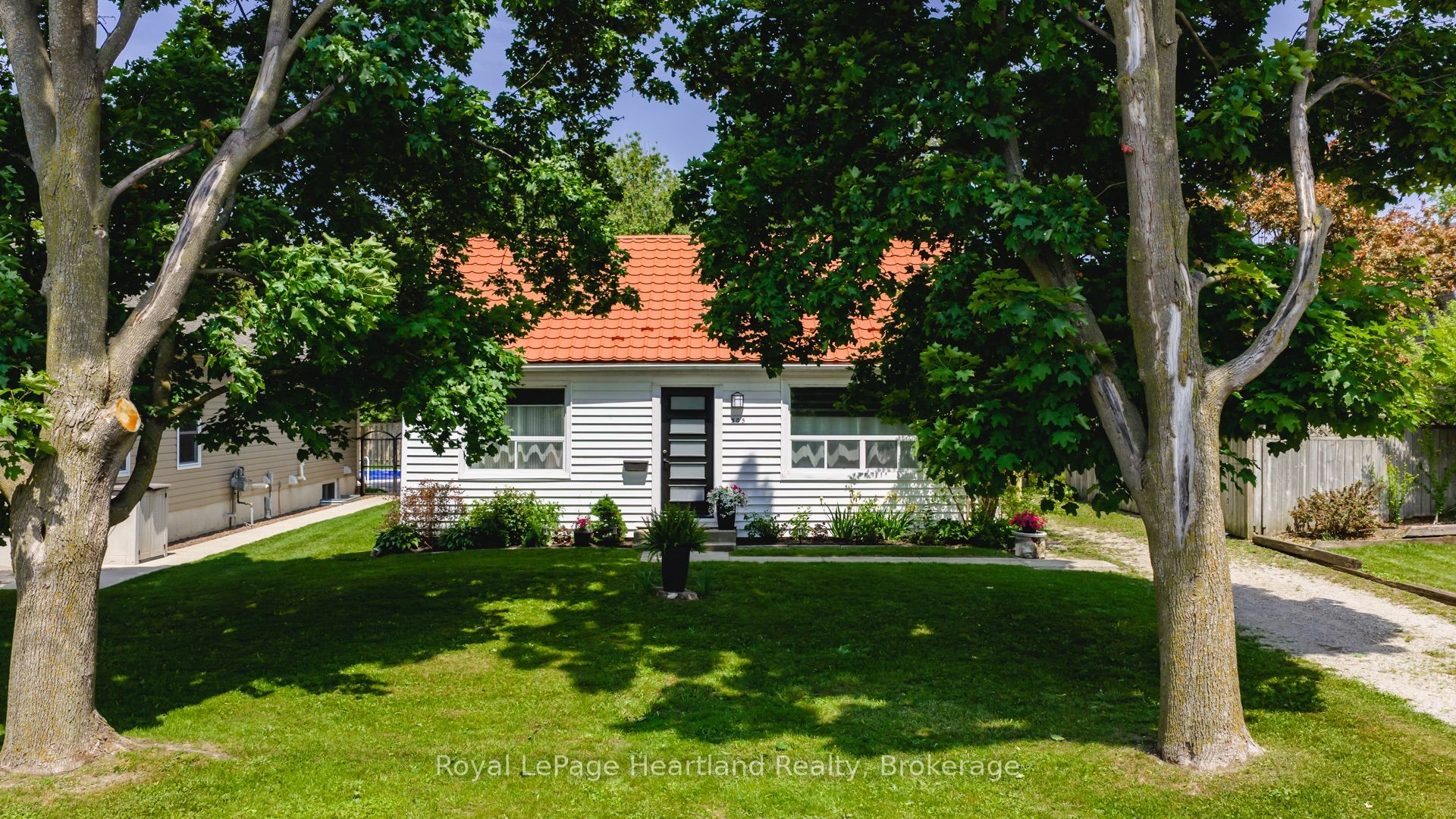 305 Mary Street Property Photo 1