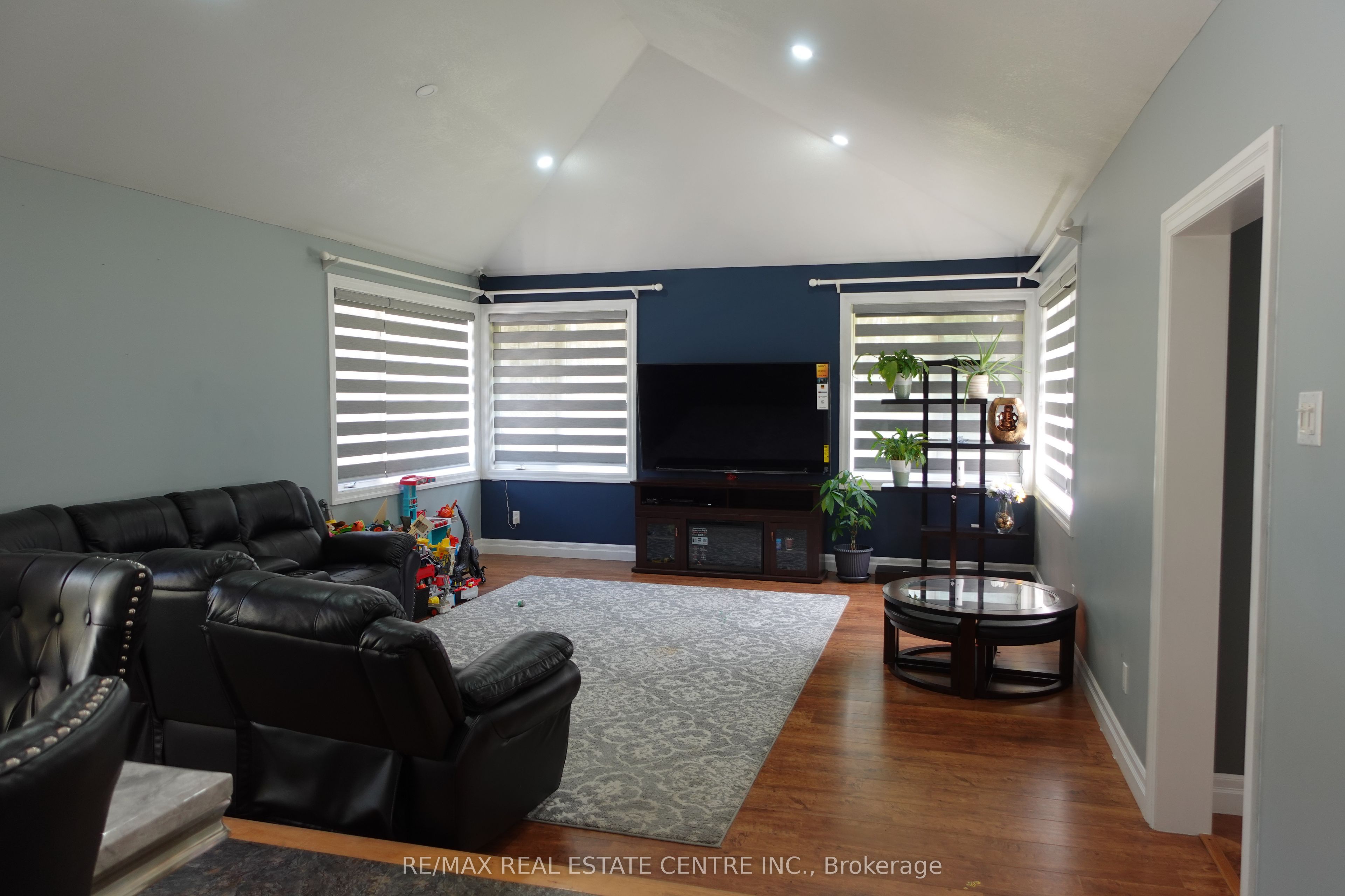 230 South Water Street Property Photo 8