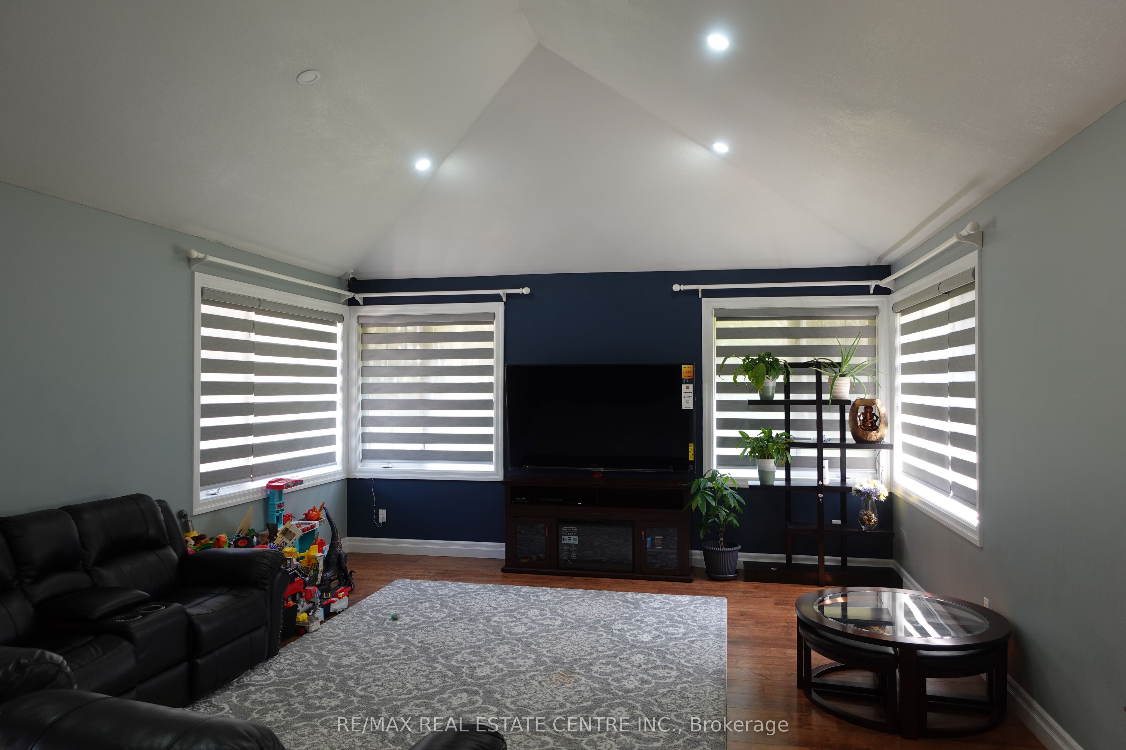 230 South Water Street Property Photo 9