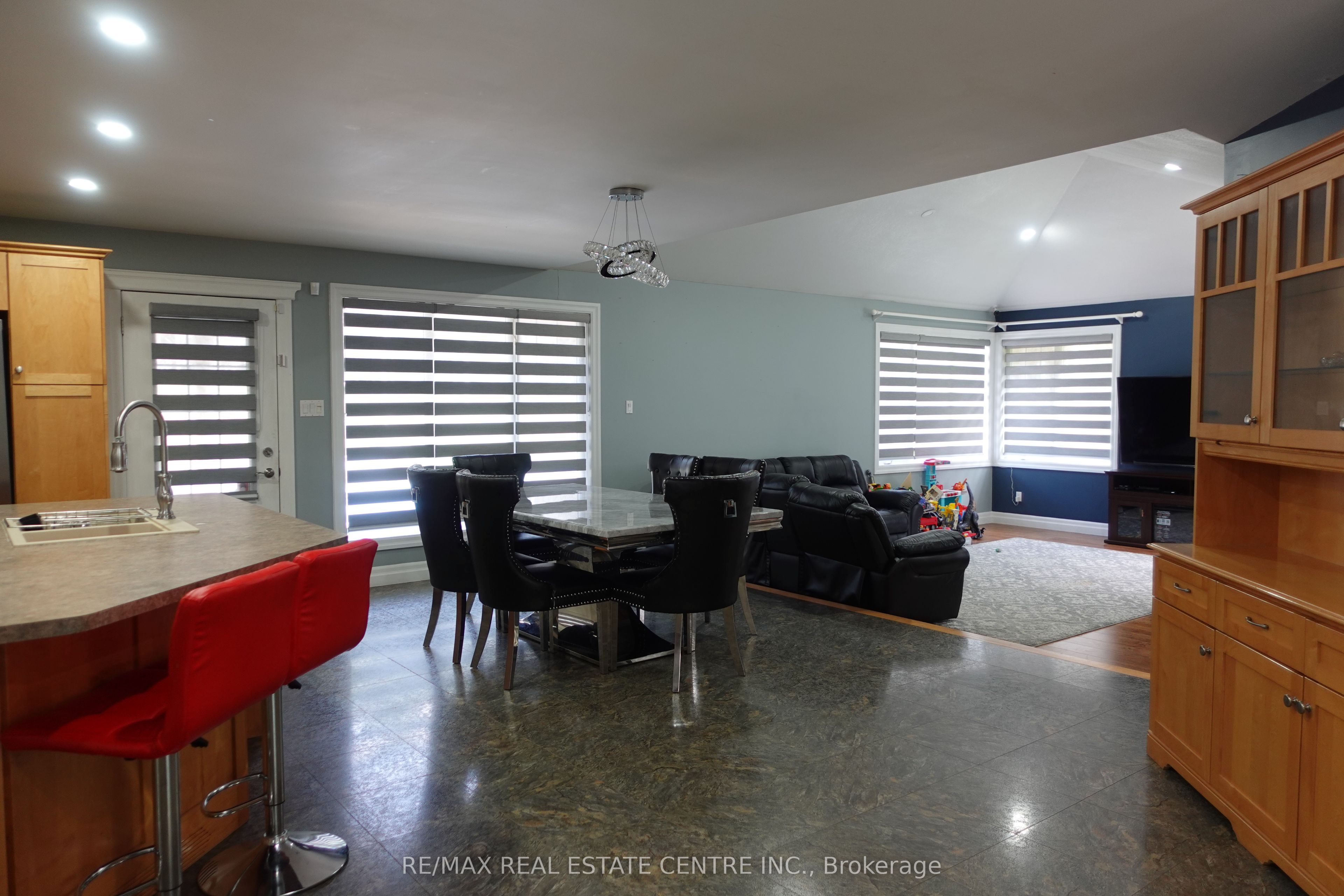230 South Water Street Property Photo 14