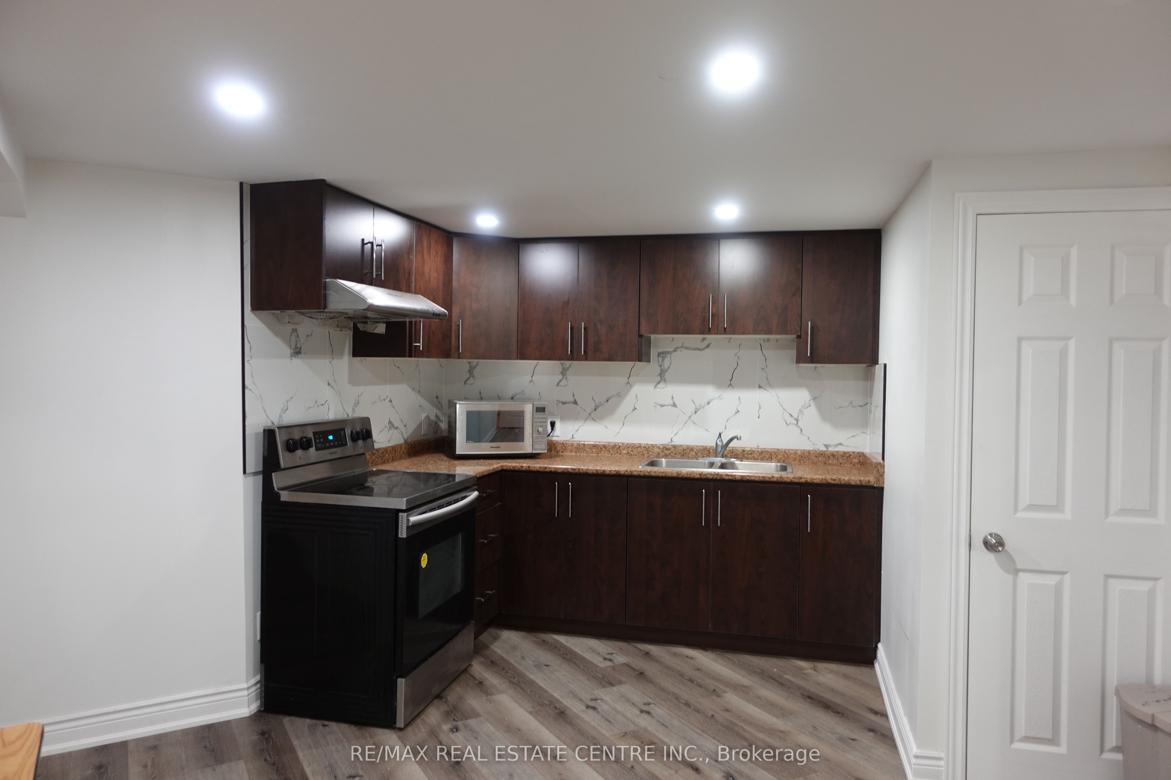 230 South Water Street Property Photo 34