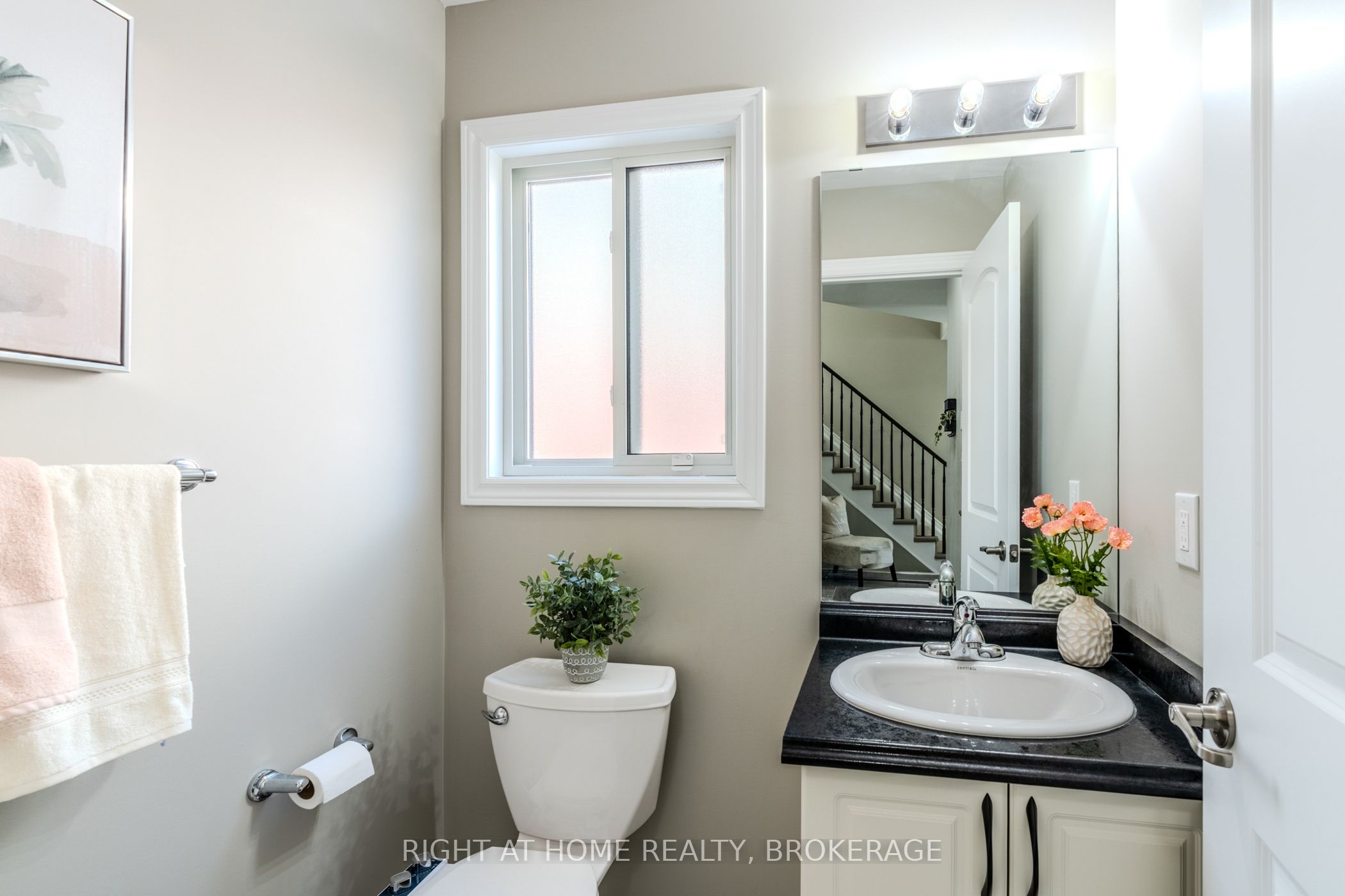 7787 Hanniwell Street Property Photo 8