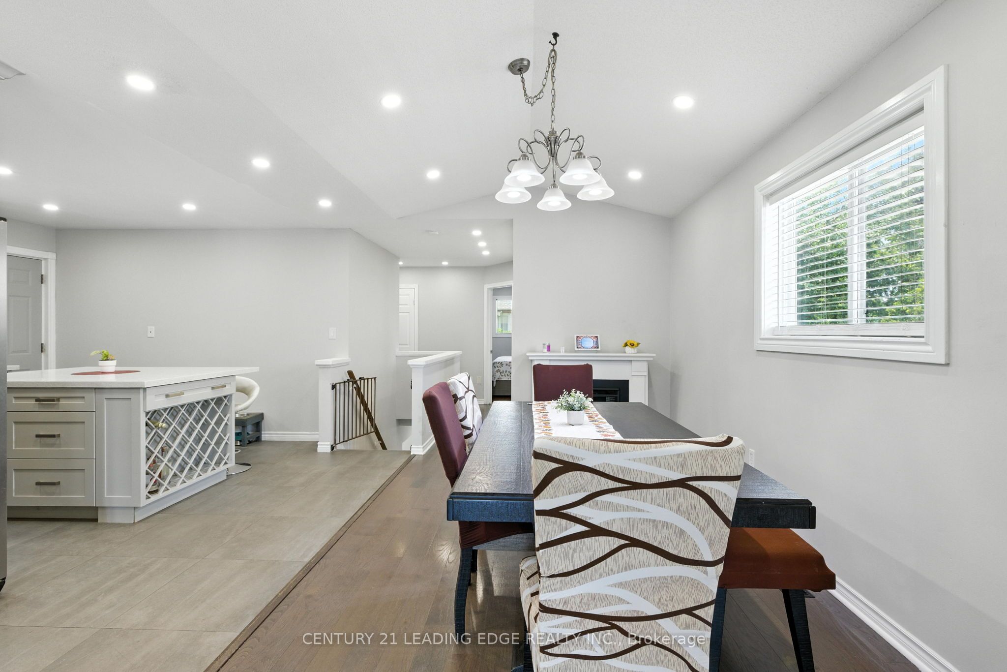 286 E 12th Street Property Photo 8