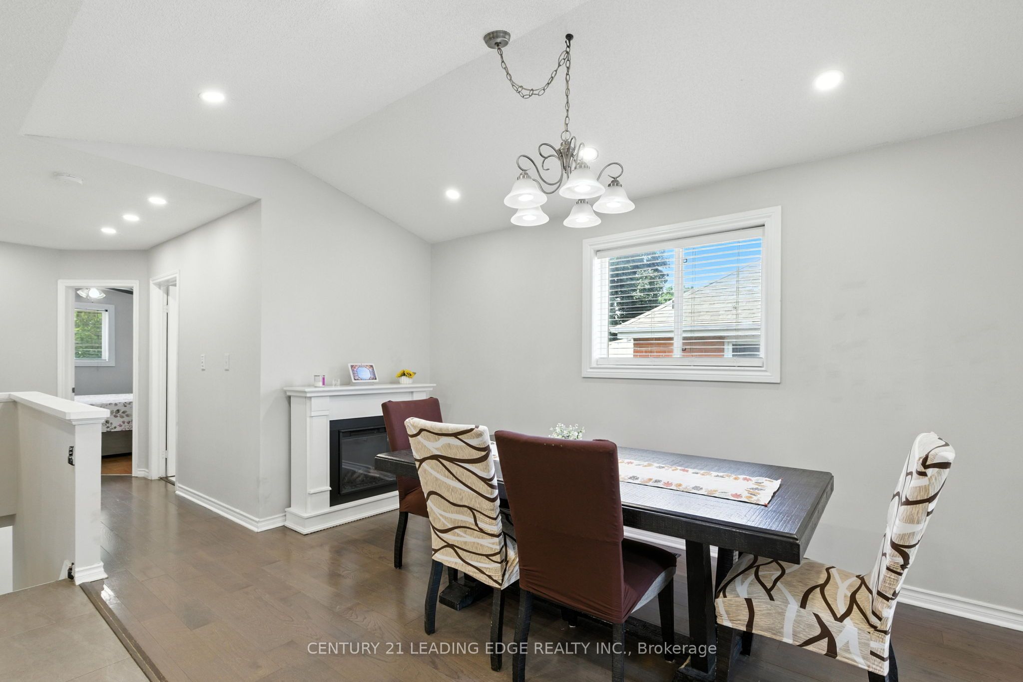 286 E 12th Street Property Photo 9