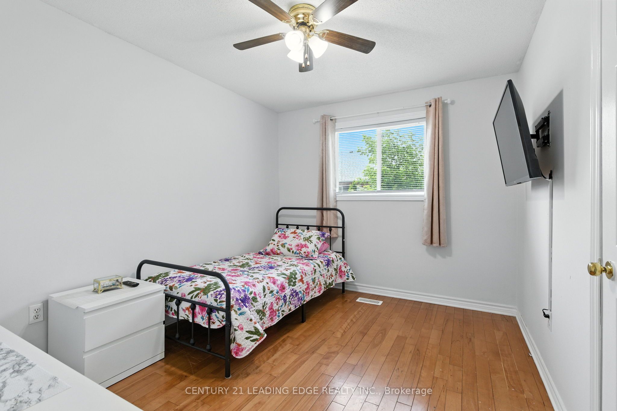 286 E 12th Street Property Photo 17