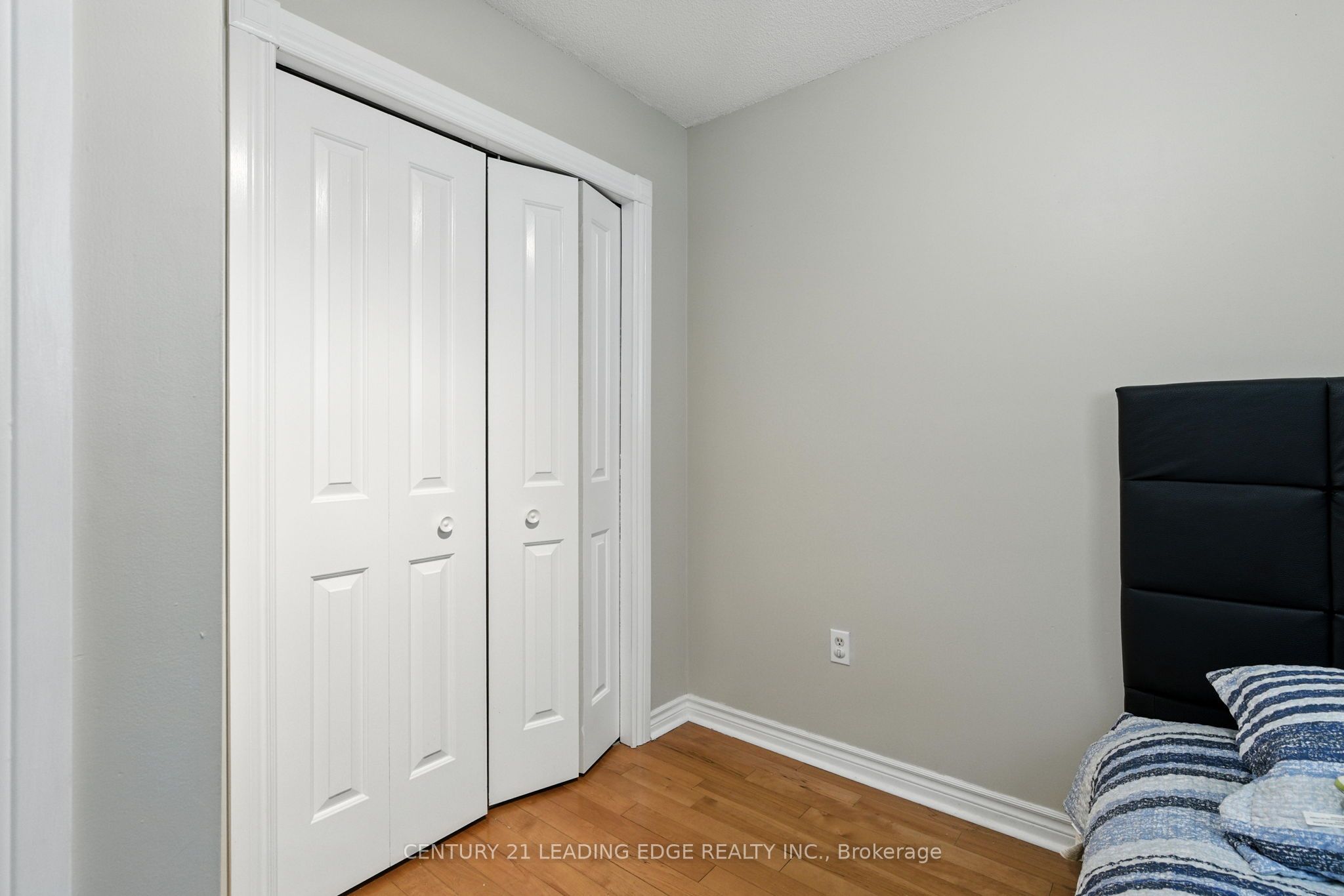 286 E 12th Street Property Photo 20