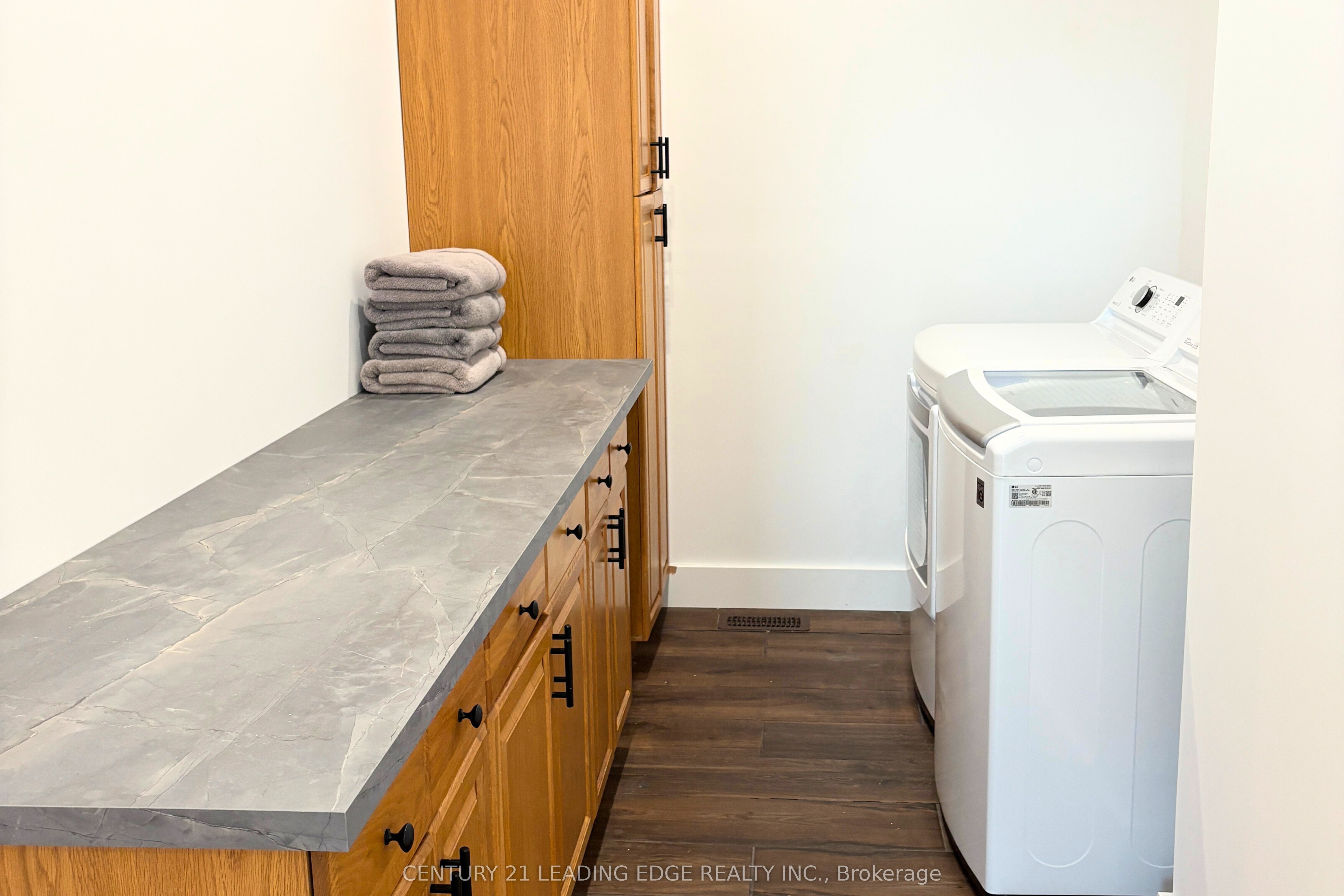 34 Ottawa Avenue Property Photo 17