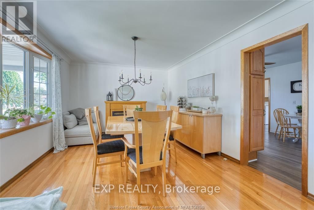 337 Evelyn Street Property Photo 7