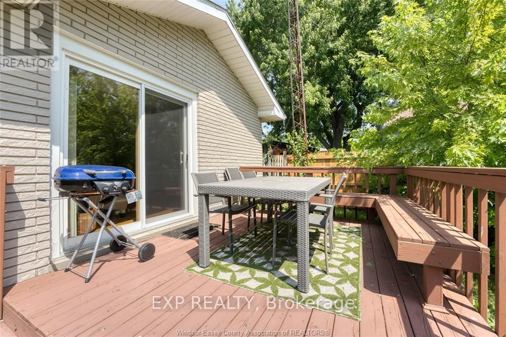337 Evelyn Street Property Photo 36