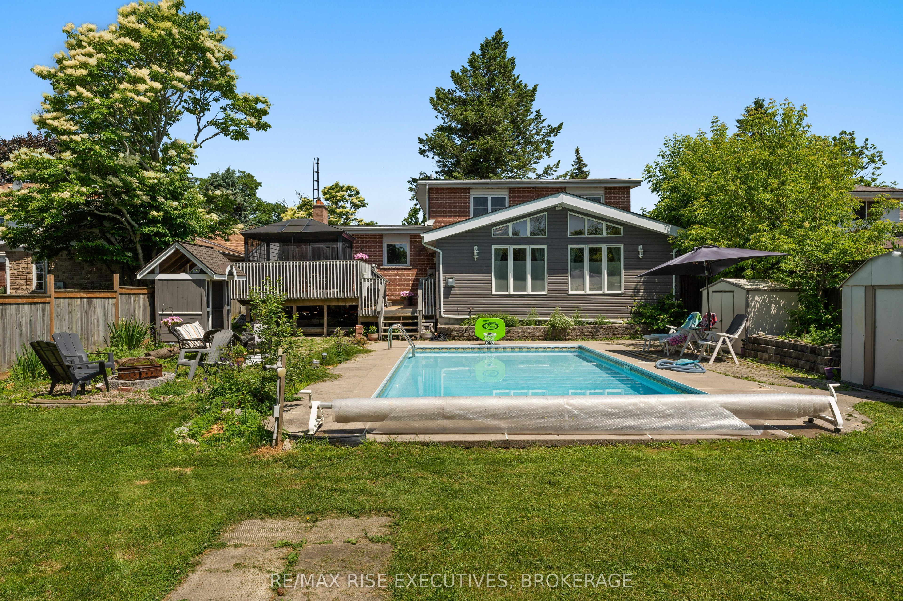 883 Percy Crescent Property Photo 24