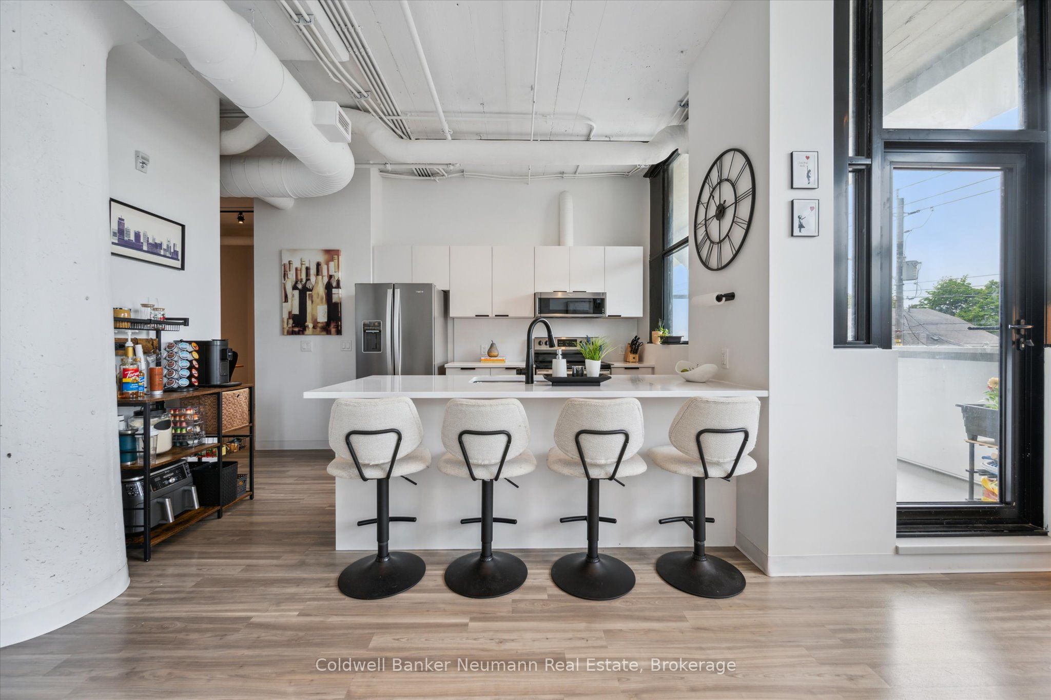 120 Huron St Property Photo 1