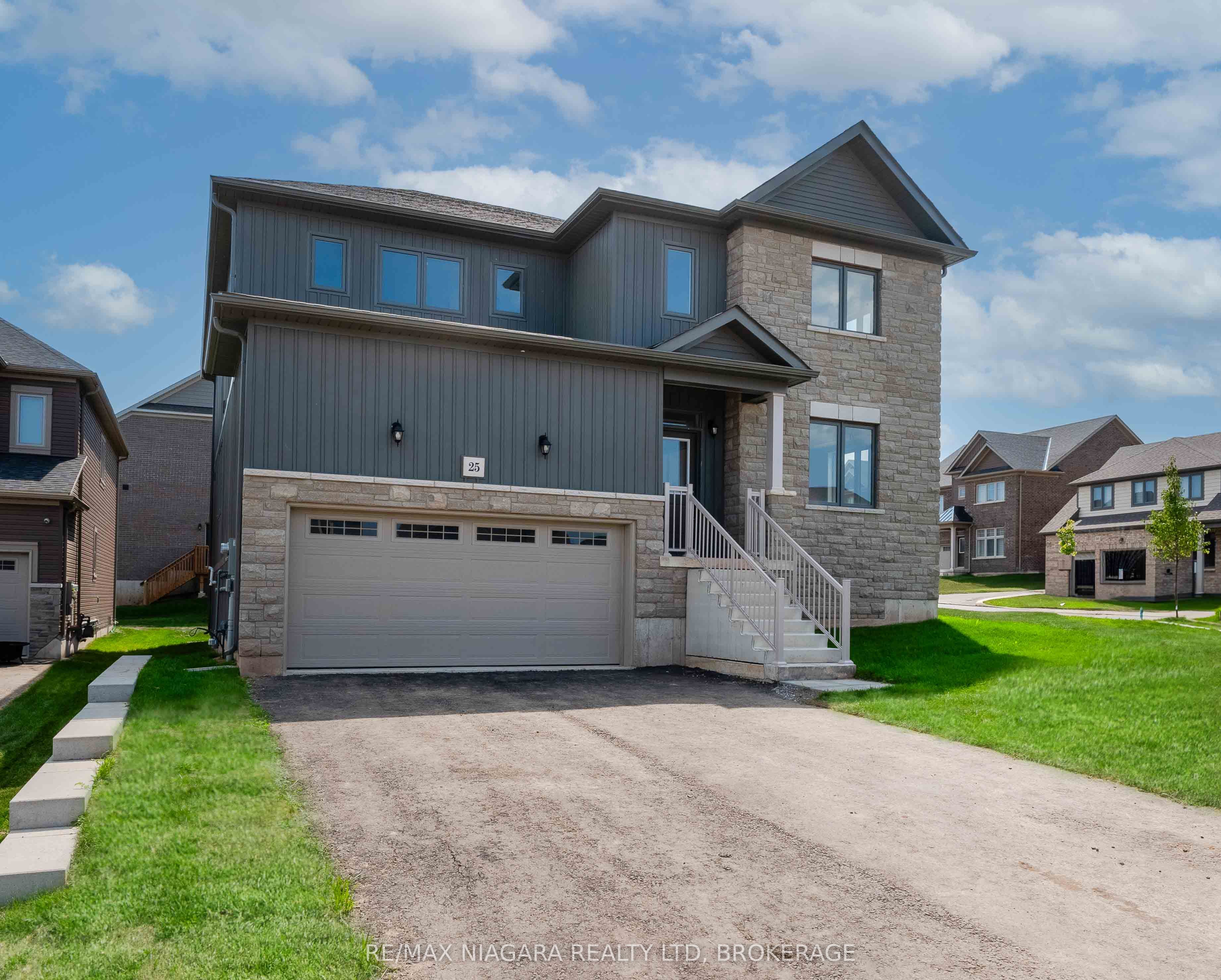 25 Oriole Crescent Property Photo 1