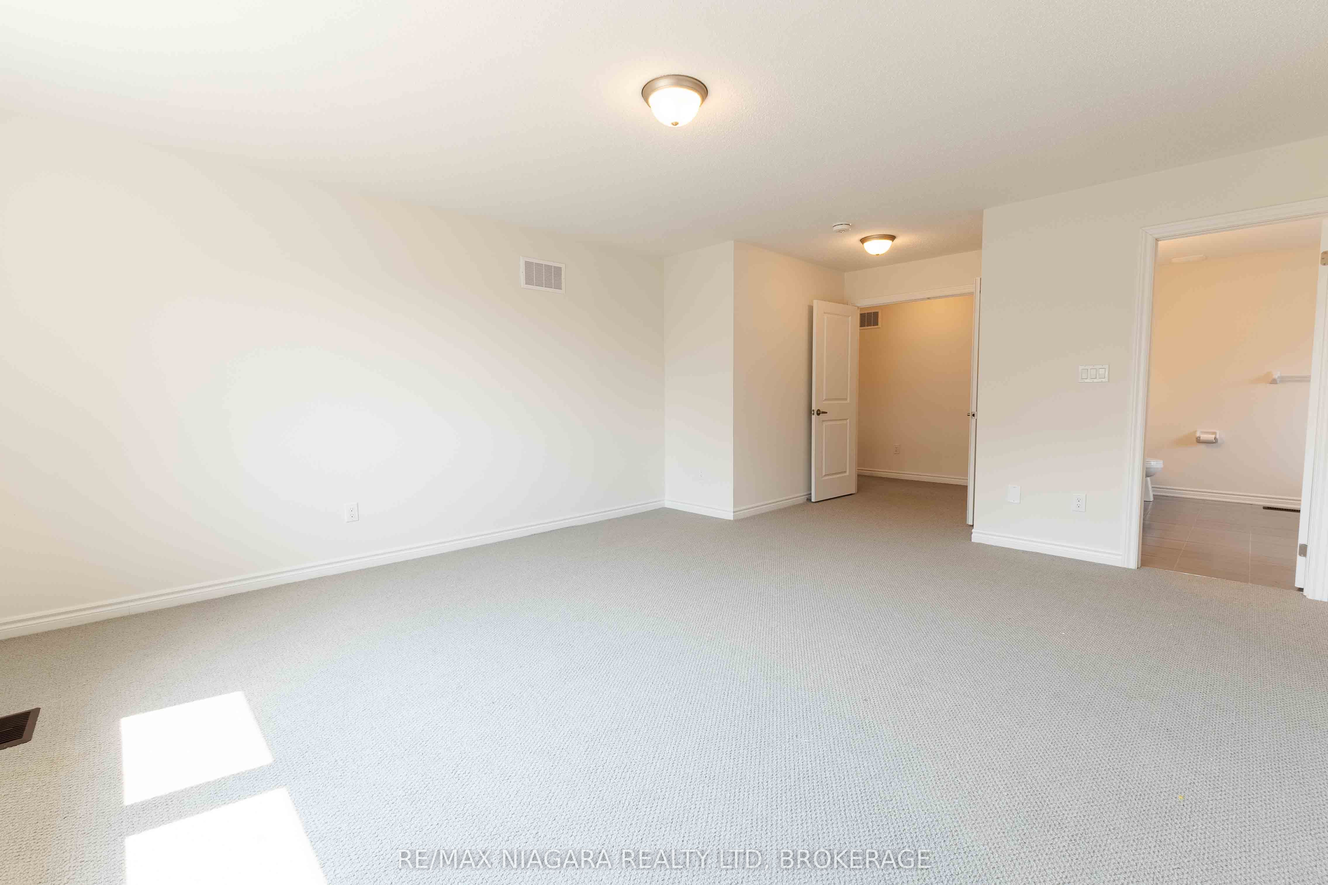 25 Oriole Crescent Property Photo 9