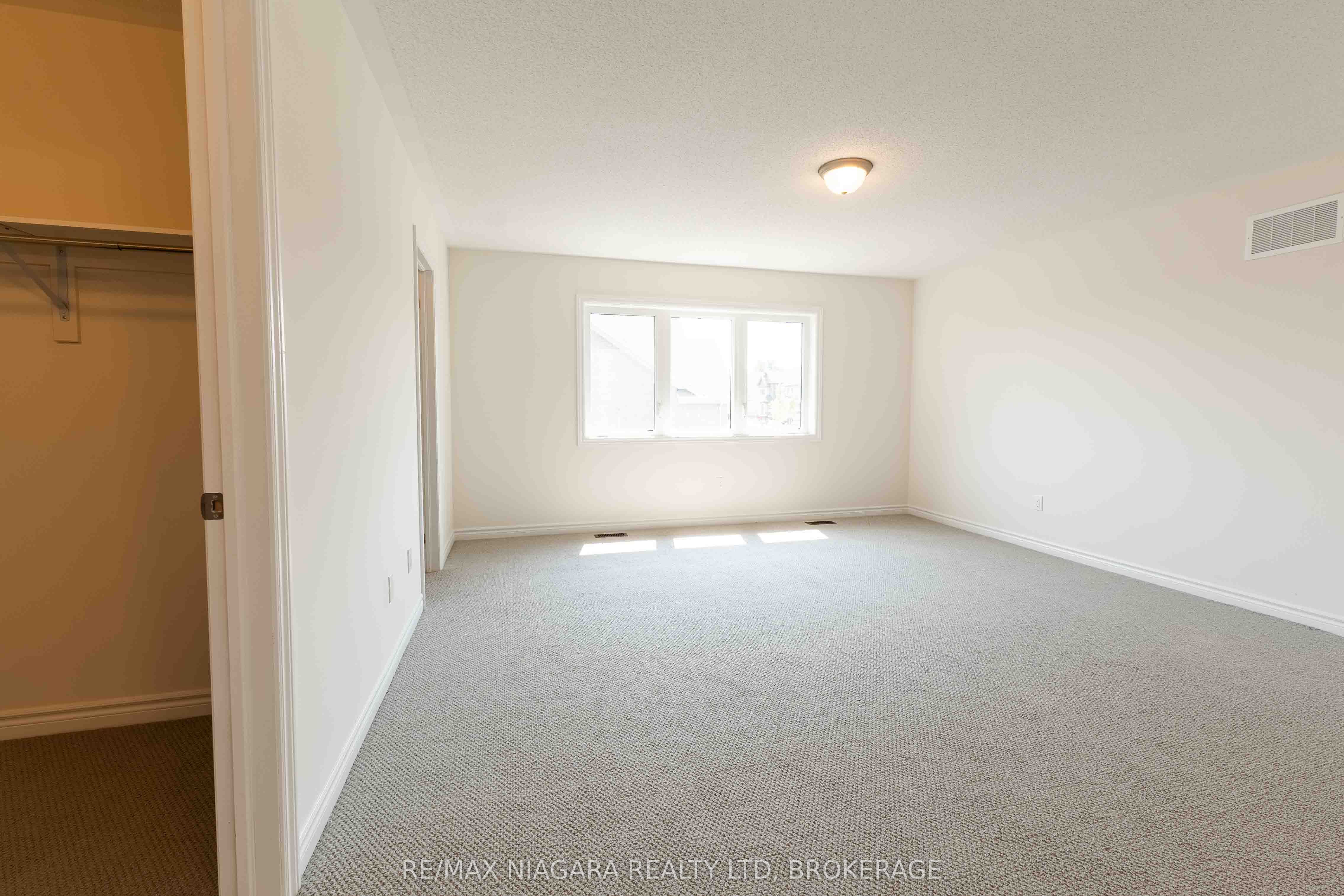 25 Oriole Crescent Property Photo 10