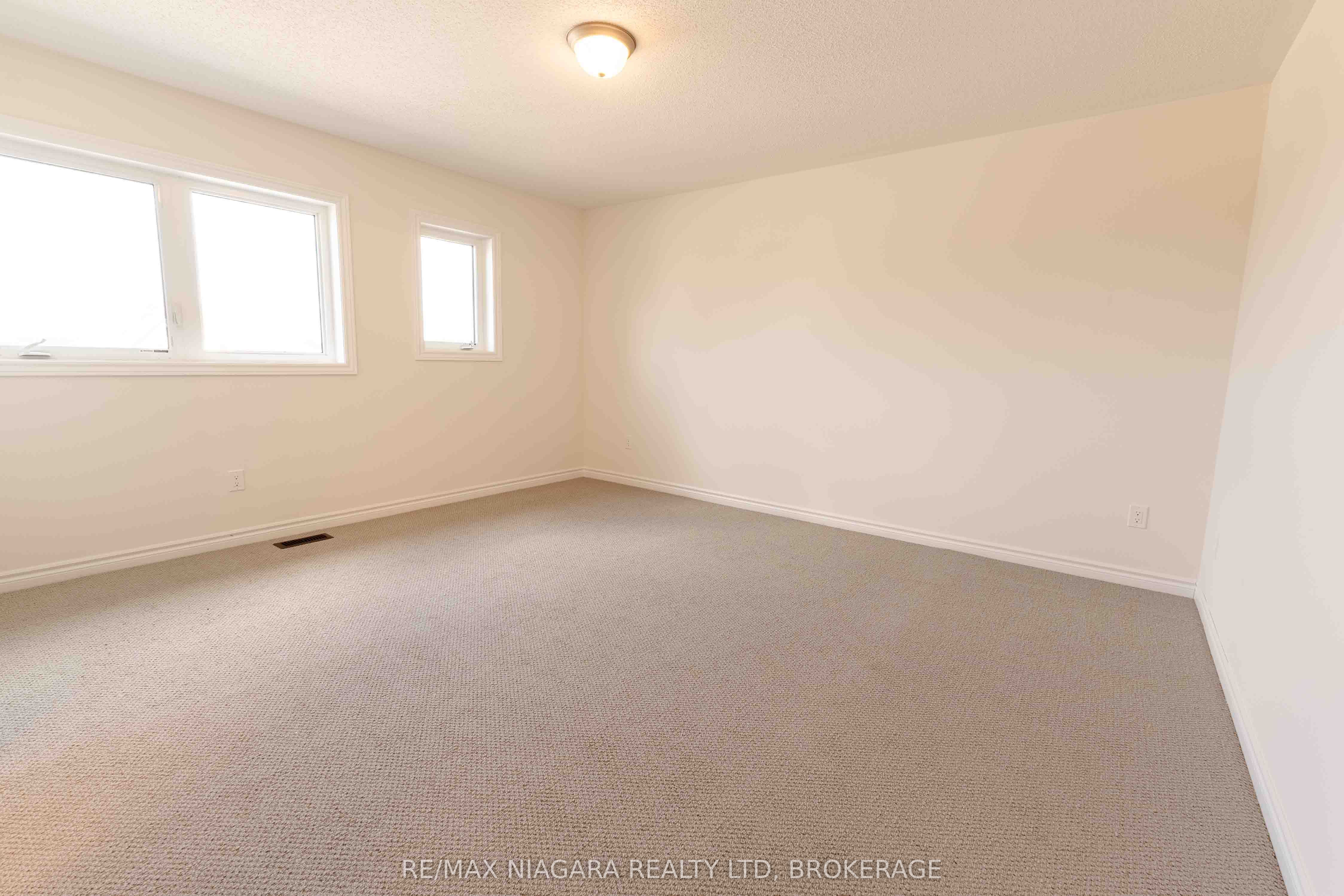 25 Oriole Crescent Property Photo 20
