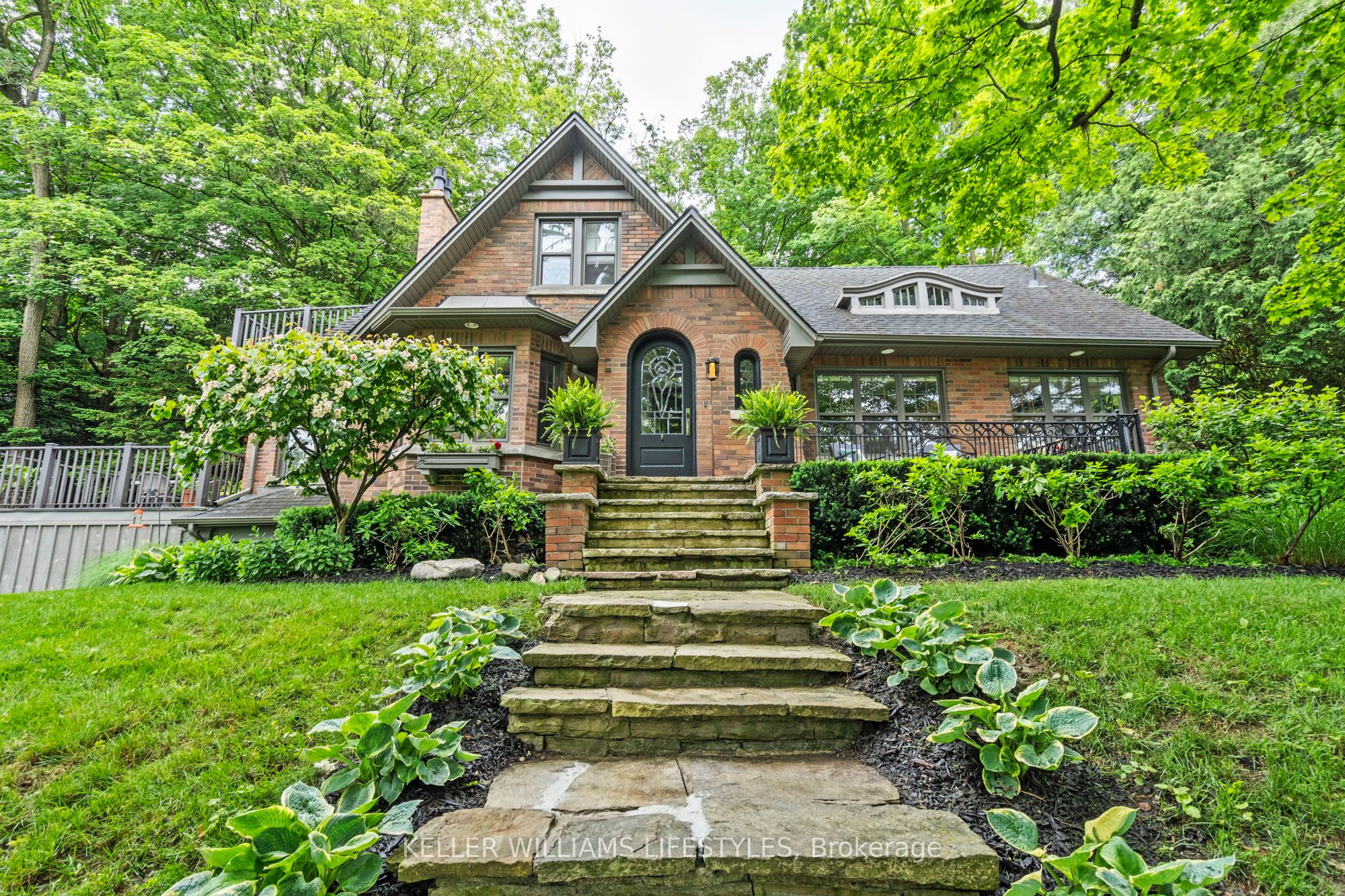 451 Westmount Dr Property Photo