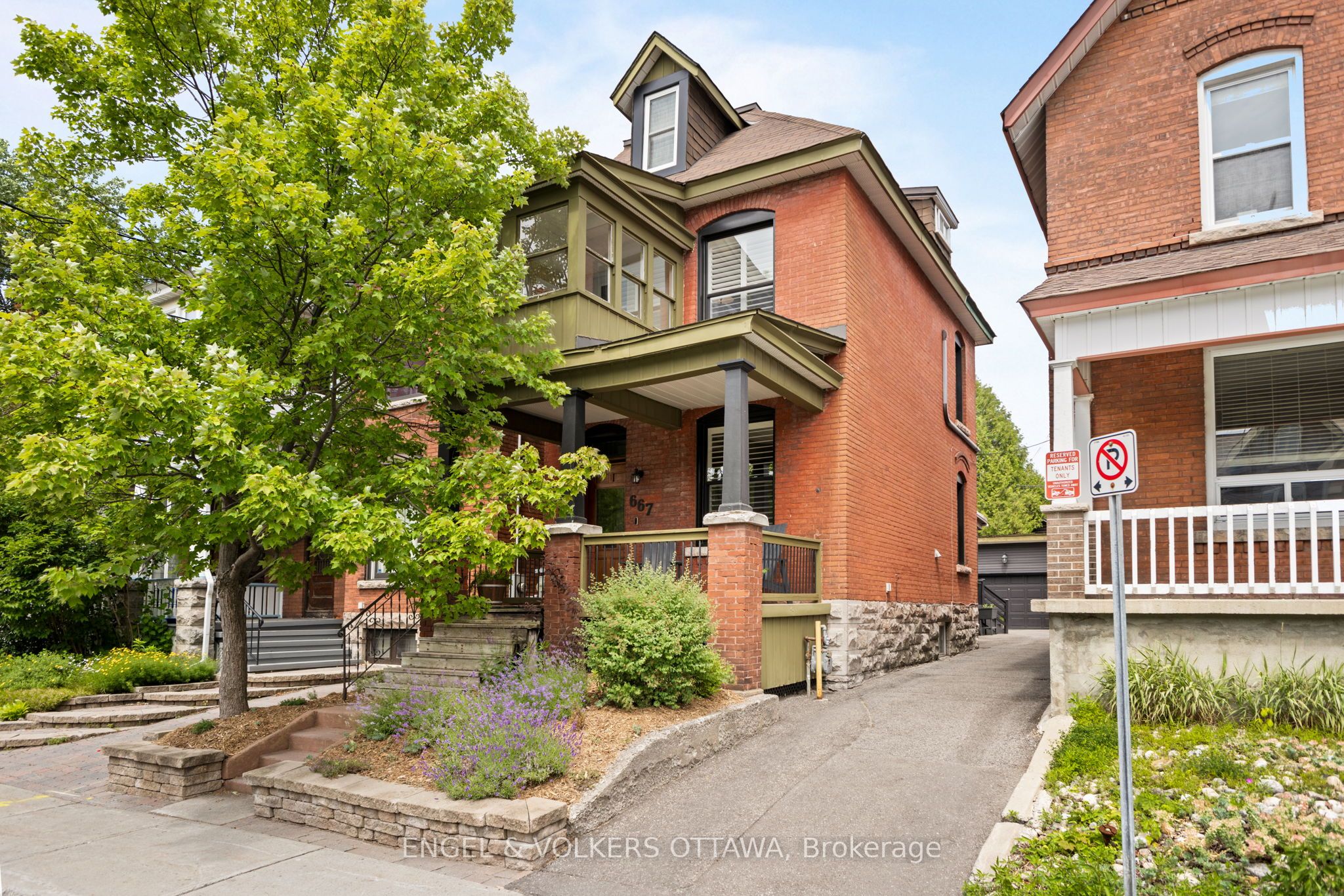 667 Gilmour Street Property Photo 1