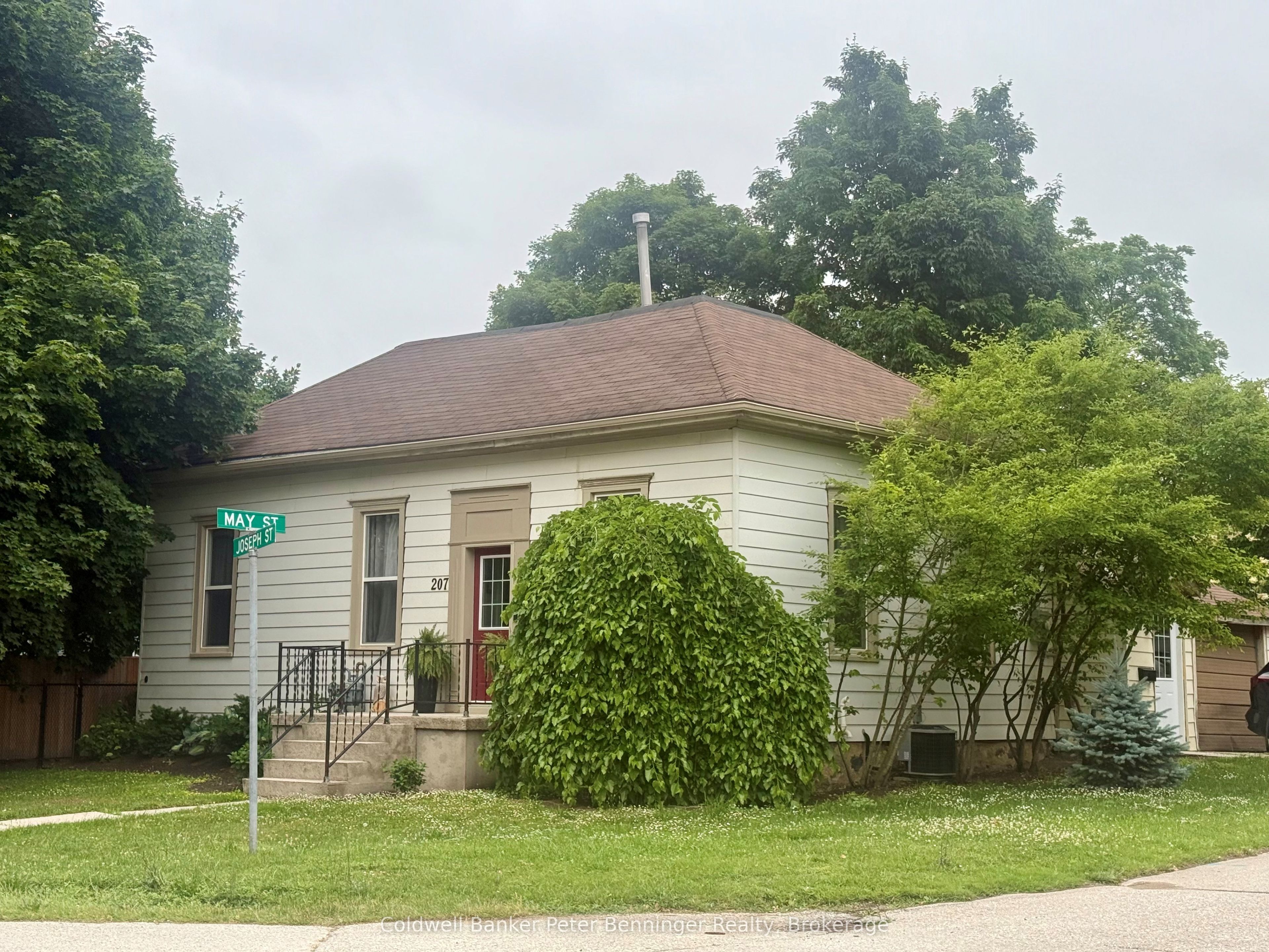 207 Joseph Street Property Photo 1