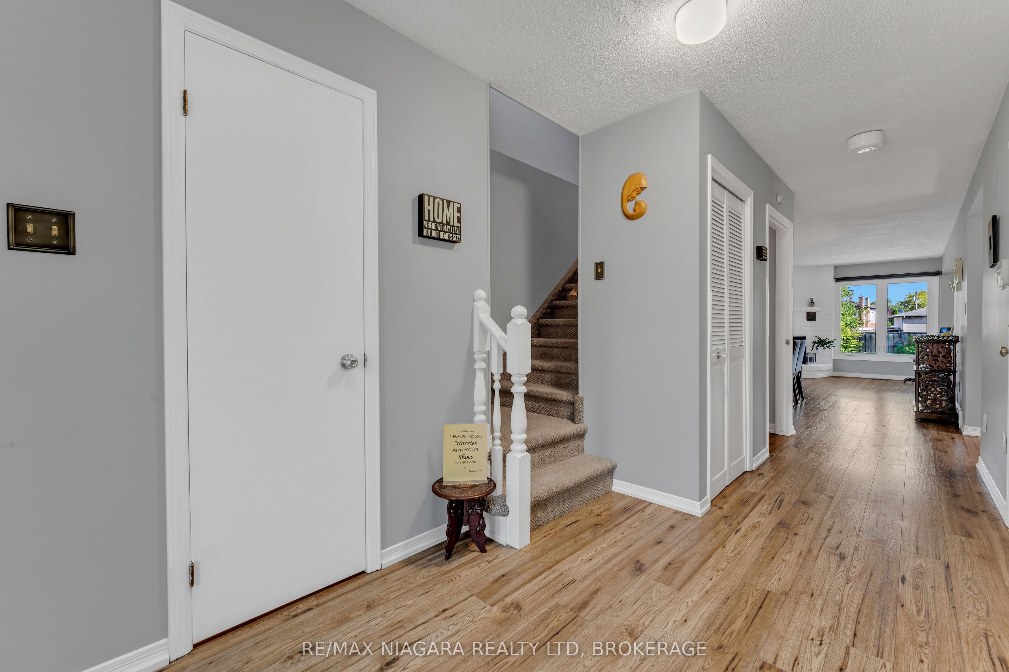 642 Carlton Street Property Photo 4